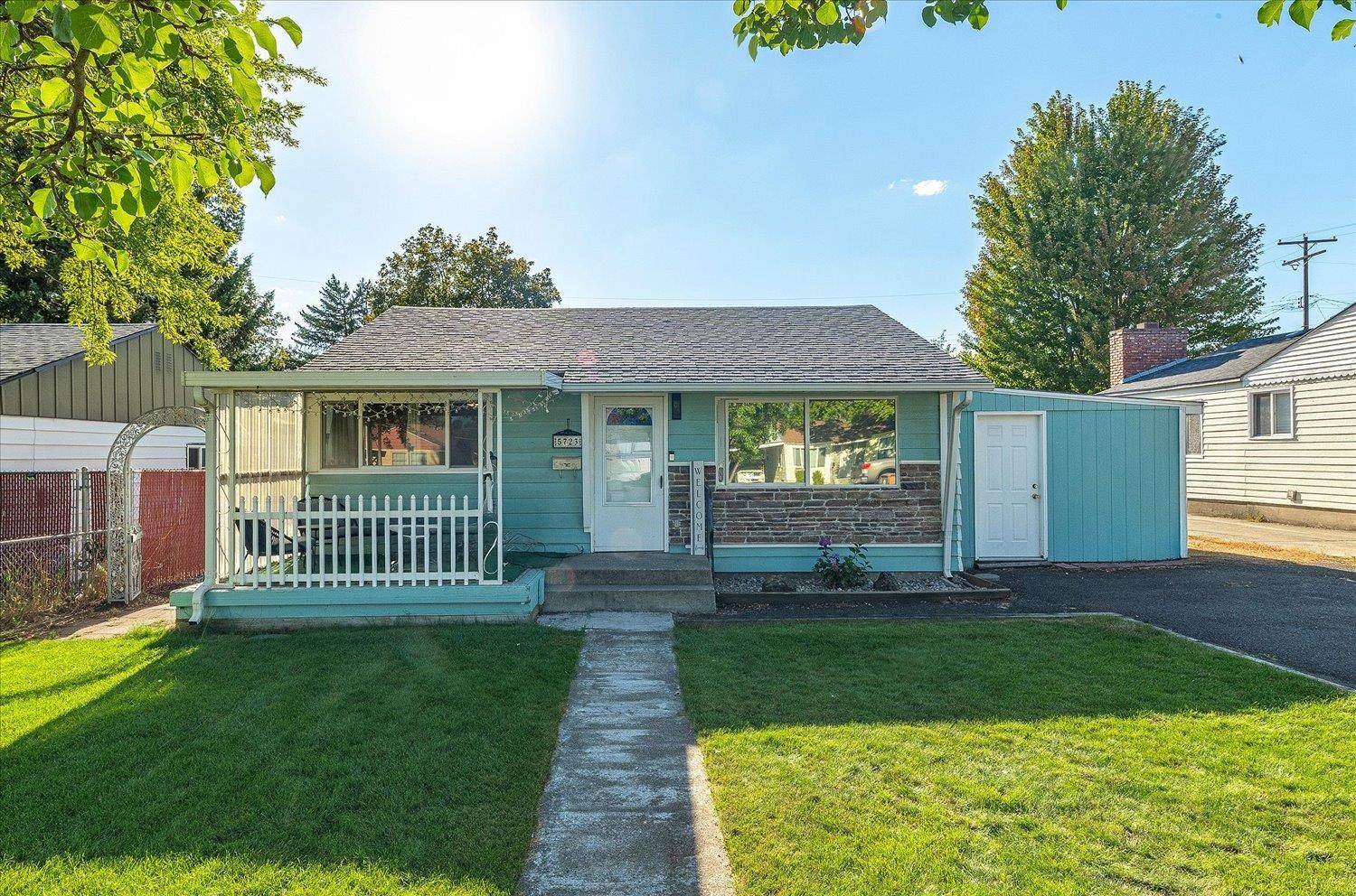 5723 N Loma Dr - Photo 3