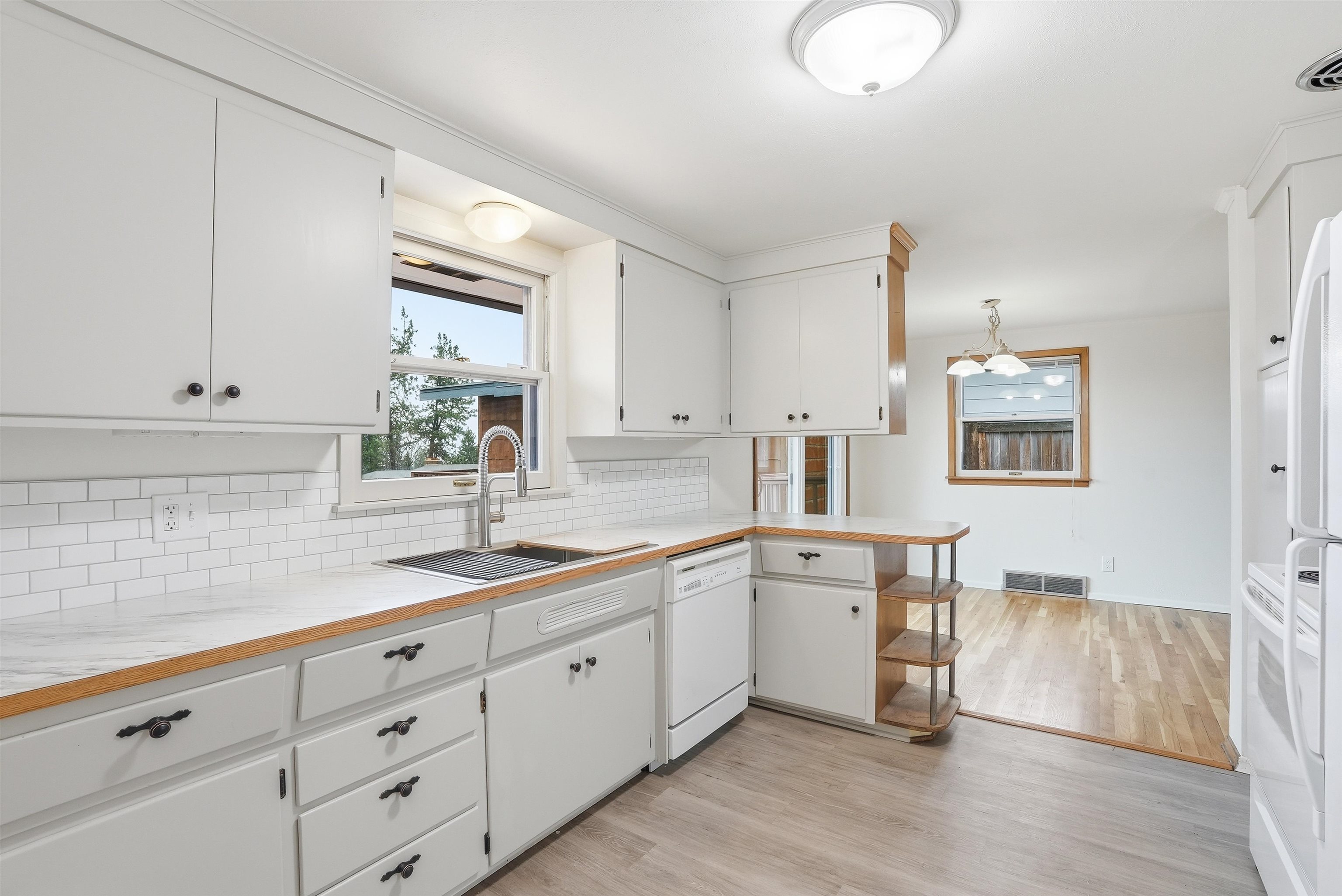 3703 E 18th Ave - Photo 5