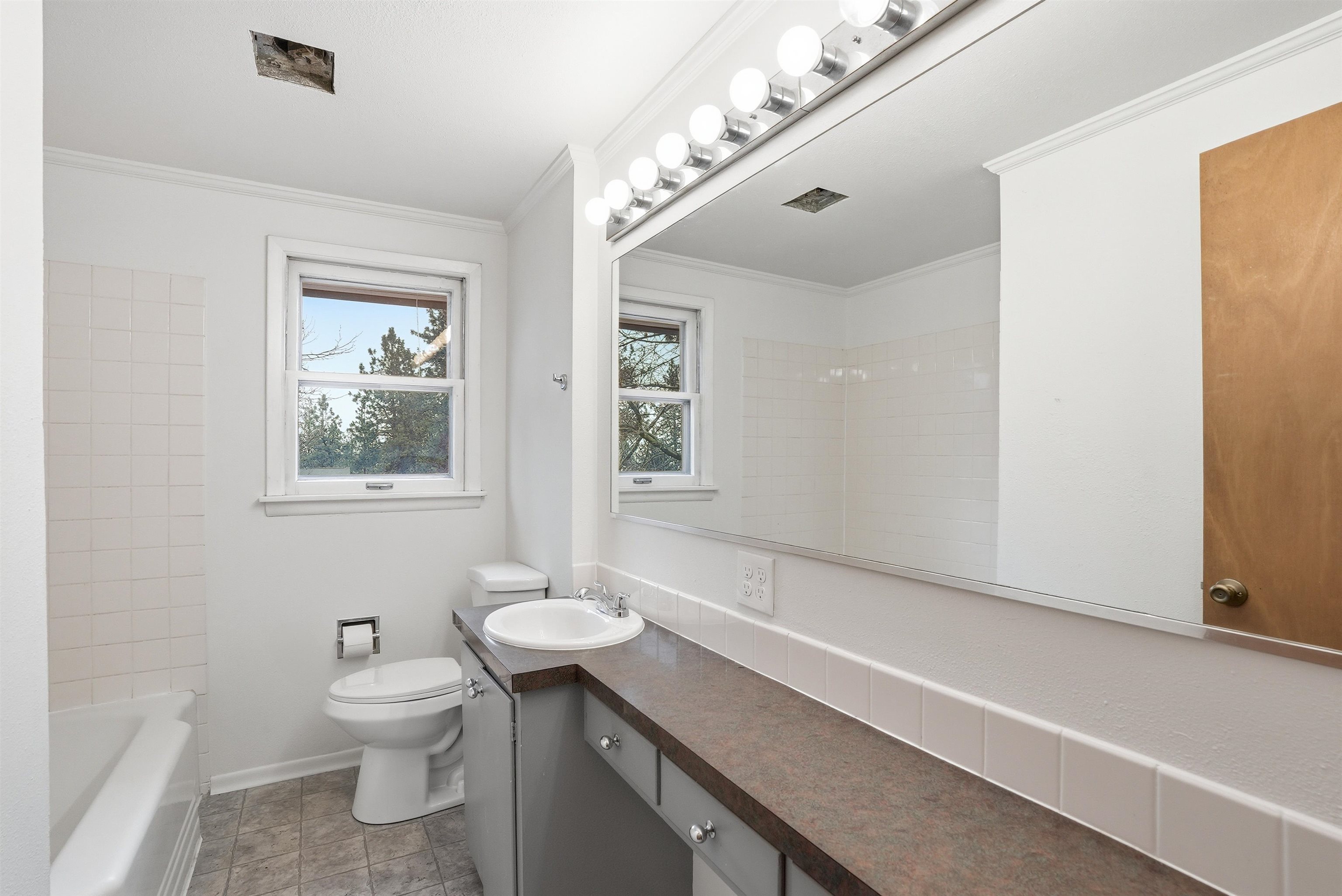3703 E 18th Ave - Photo 11