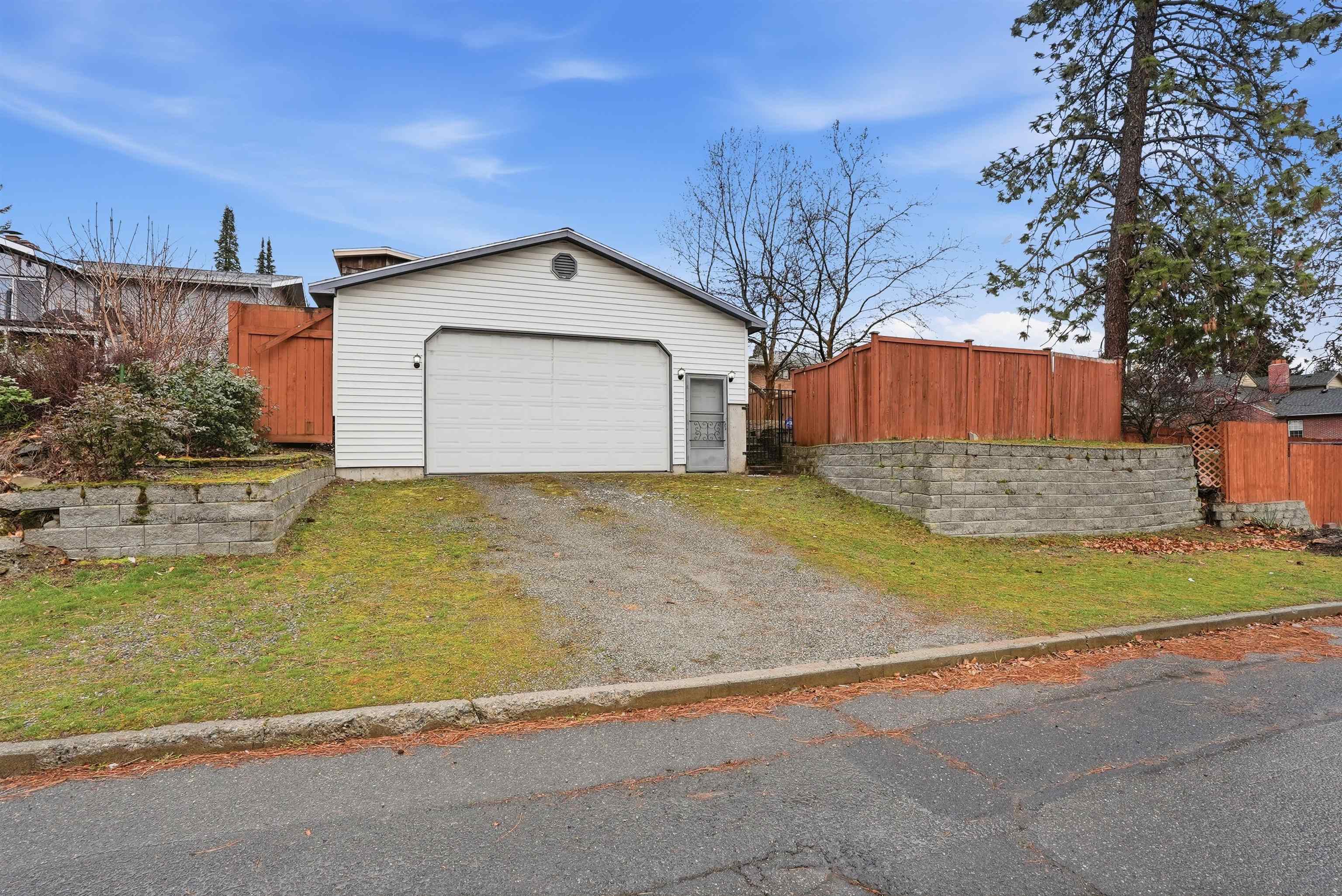 3703 E 18th Ave - Photo 24