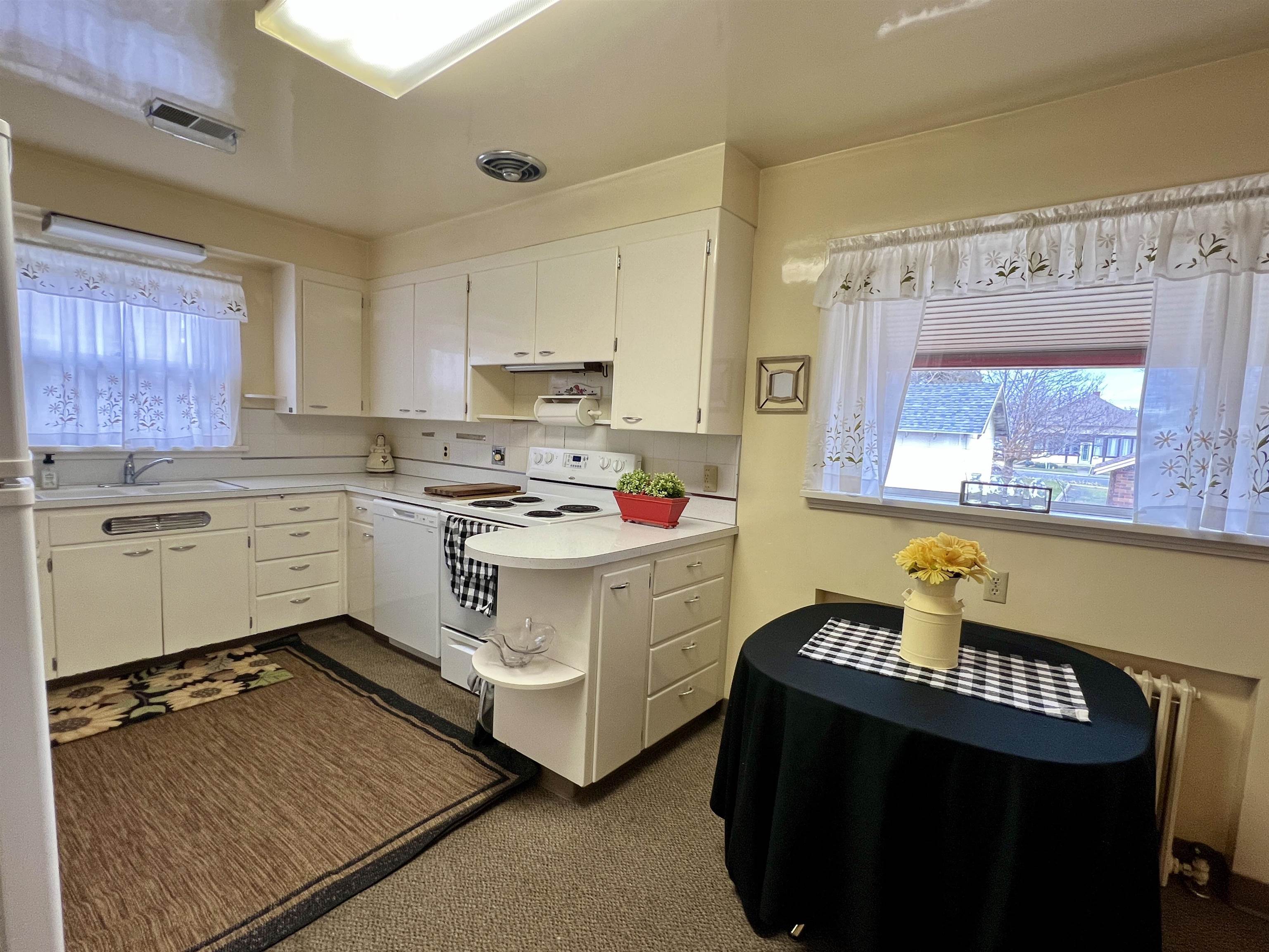 105 W 4th Ave - Photo 13