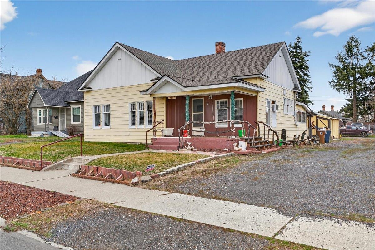 2927 E Wabash Ave - Photo 2