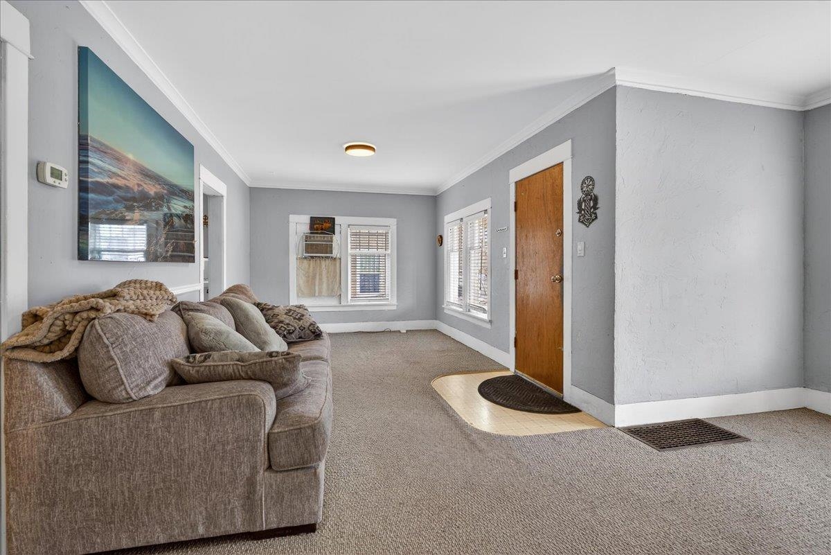 2927 E Wabash Ave - Photo 3