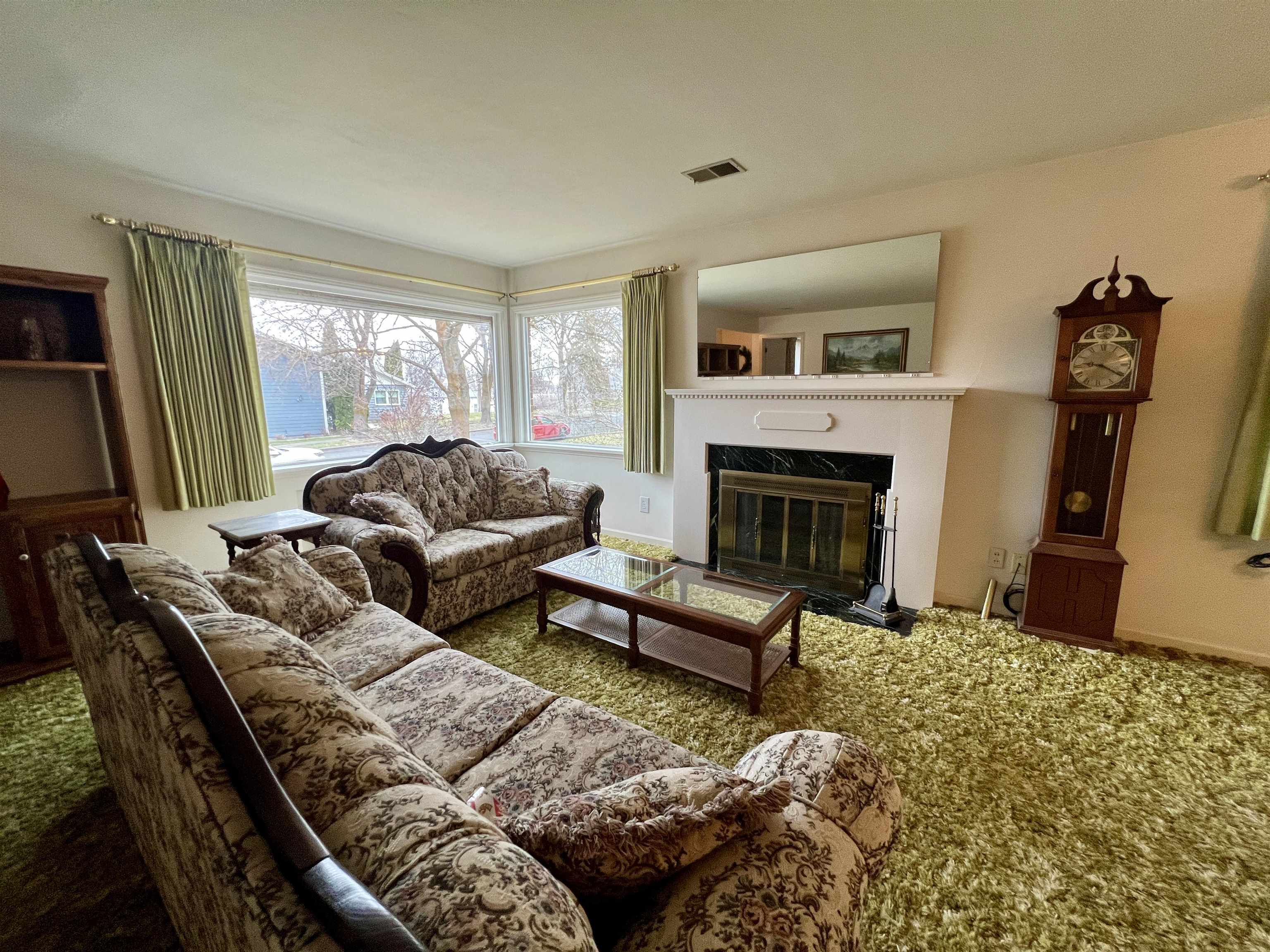 105 W 4th Ave - Photo 2