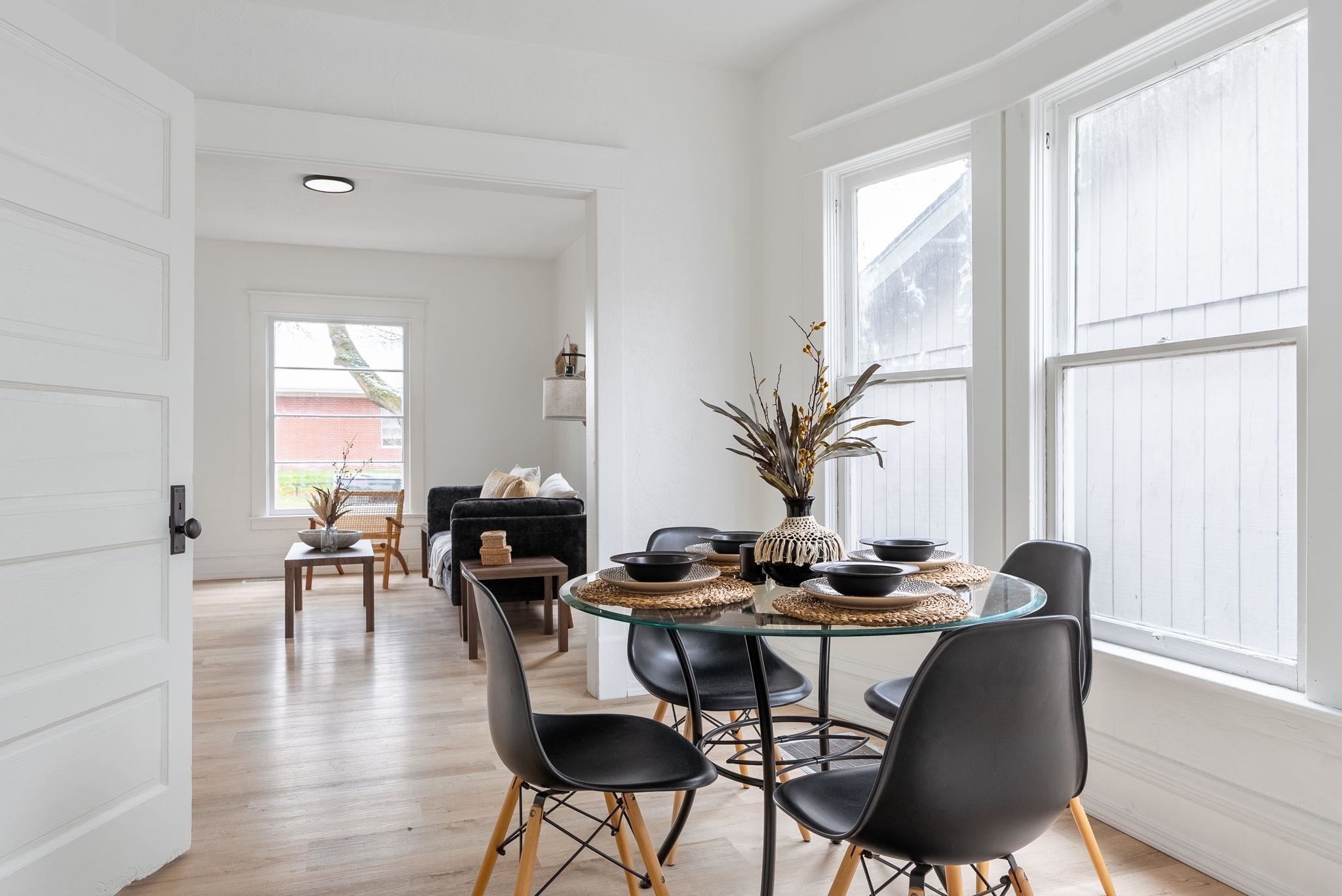 1014 W Spofford Ave - Photo 9