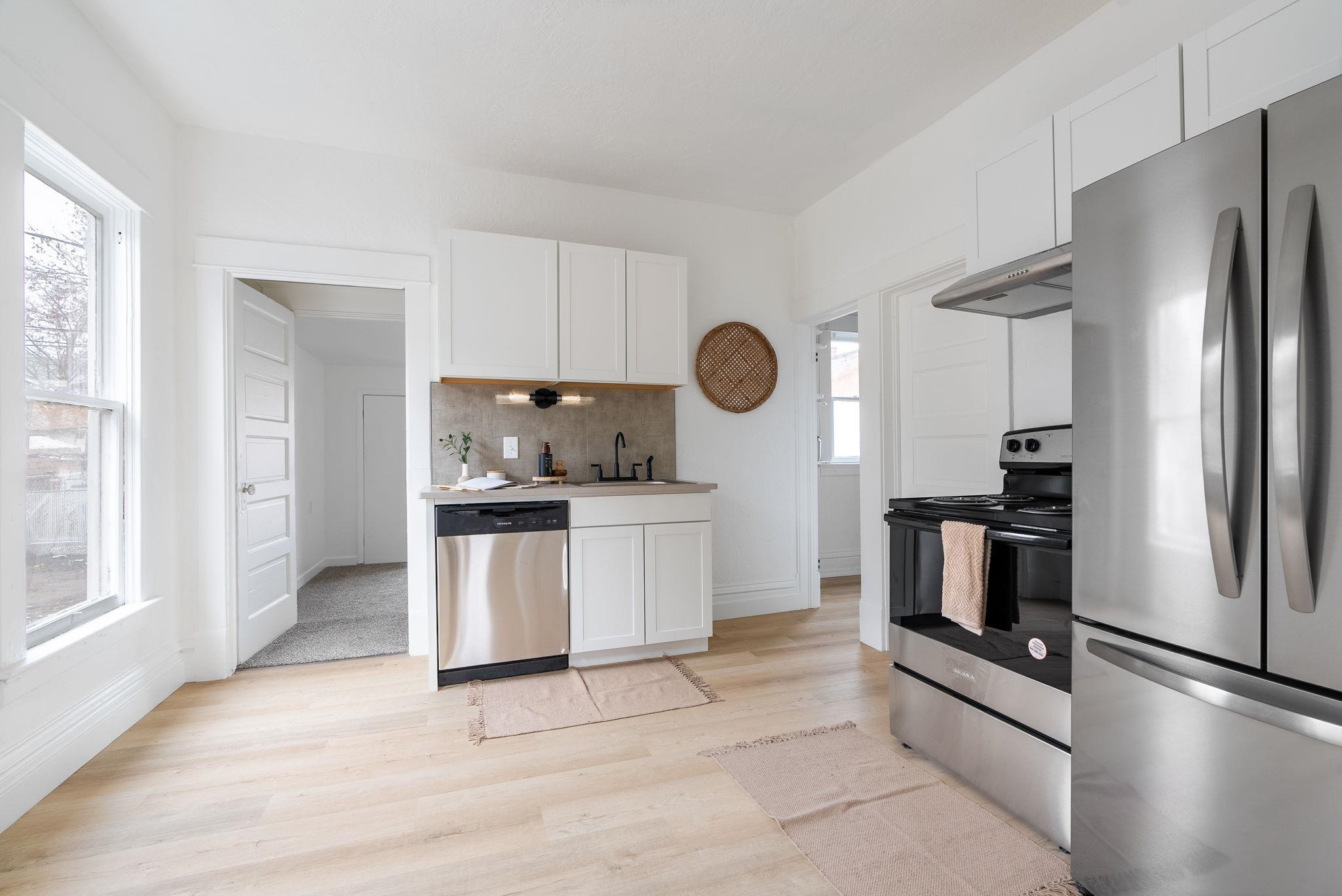 1014 W Spofford Ave - Photo 11
