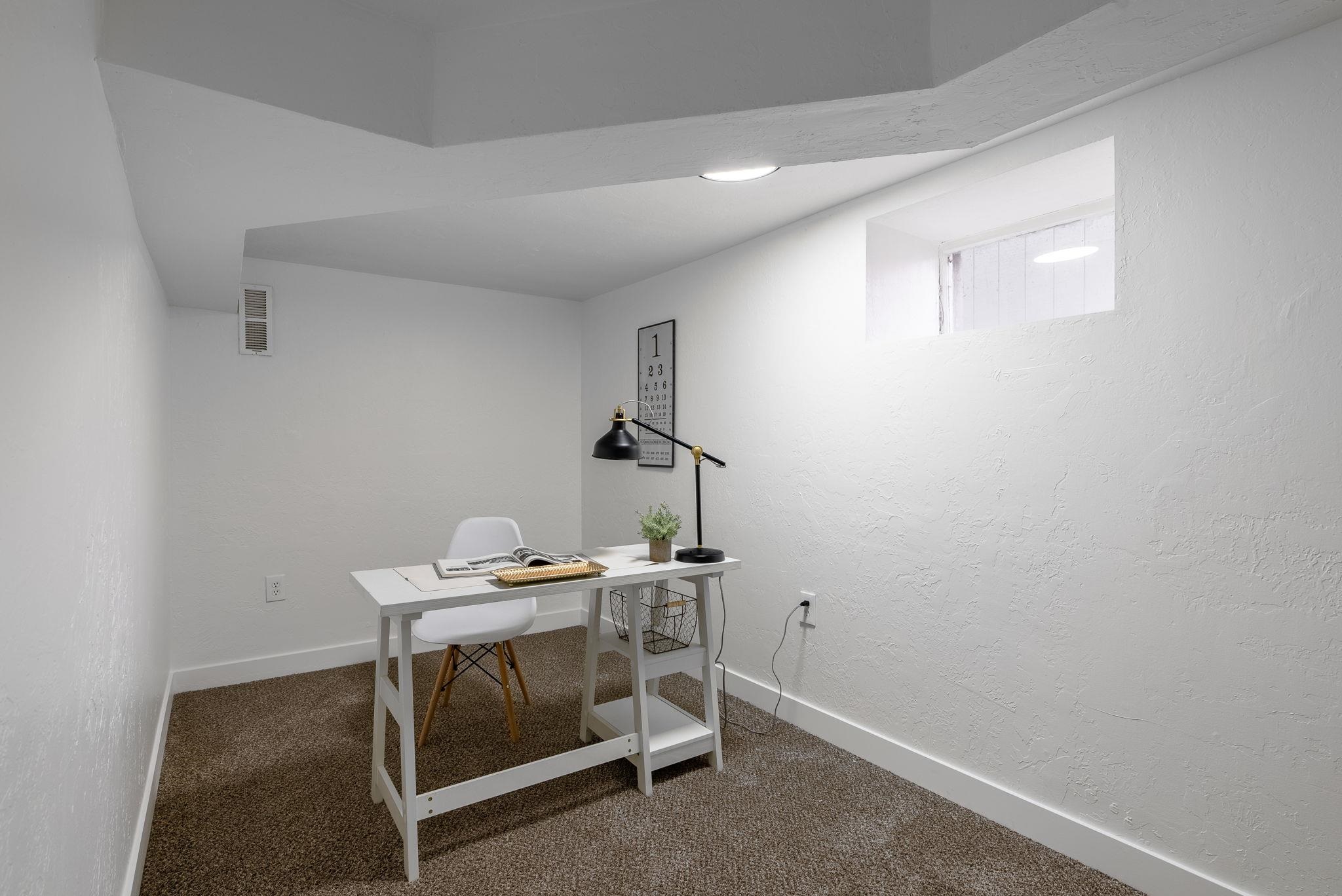 1014 W Spofford Ave - Photo 23