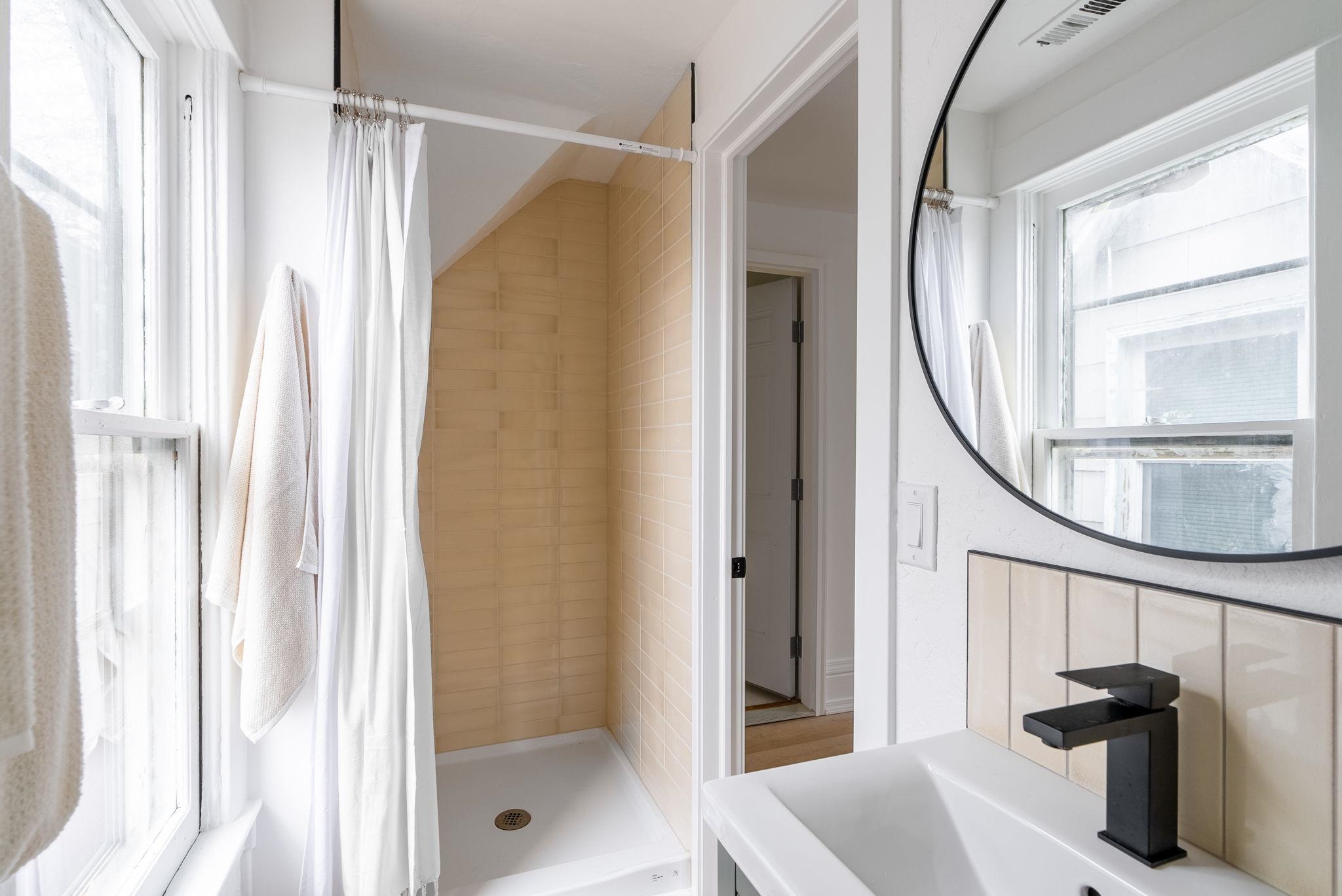 1014 W Spofford Ave - Photo 32