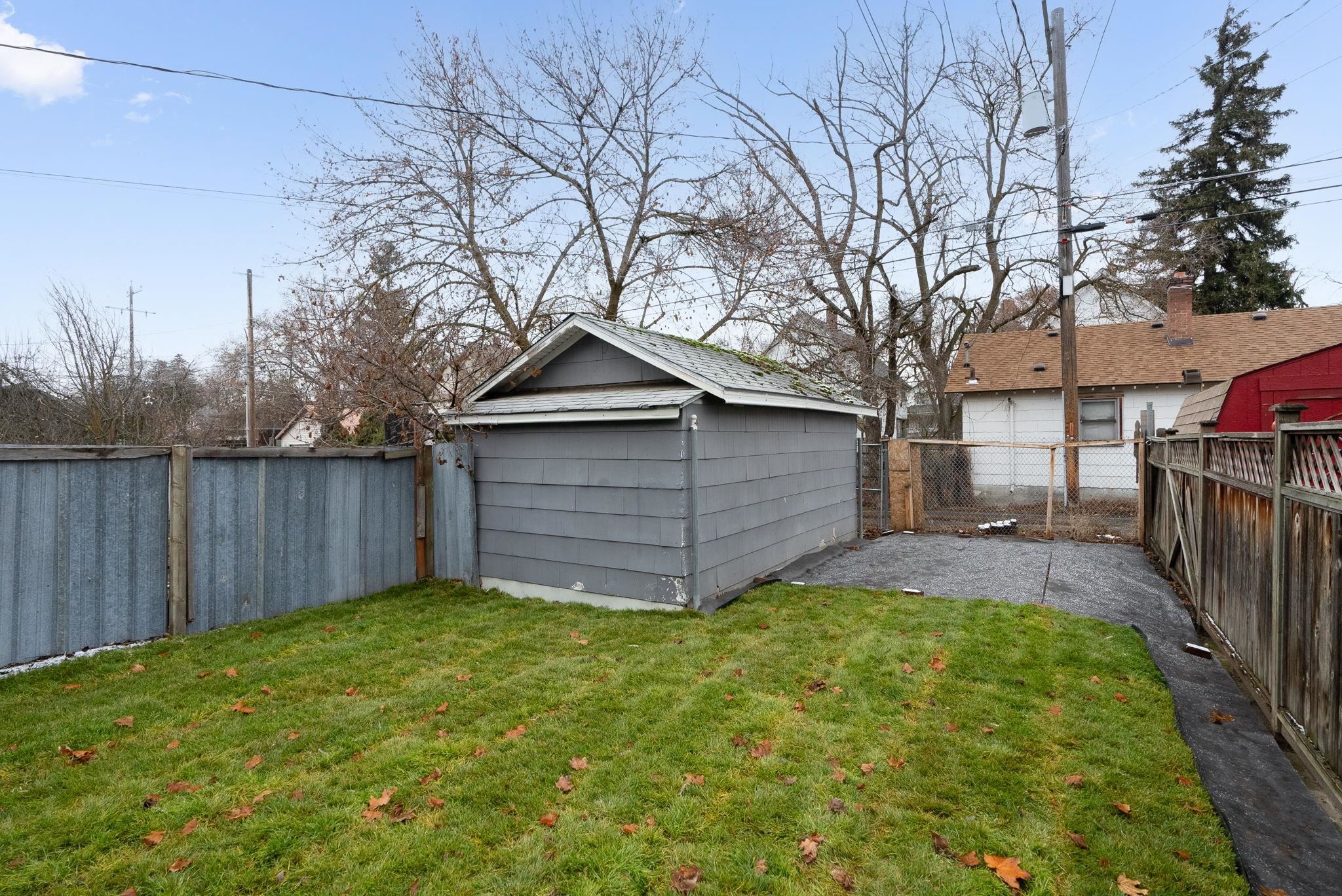 1014 W Spofford Ave - Photo 42
