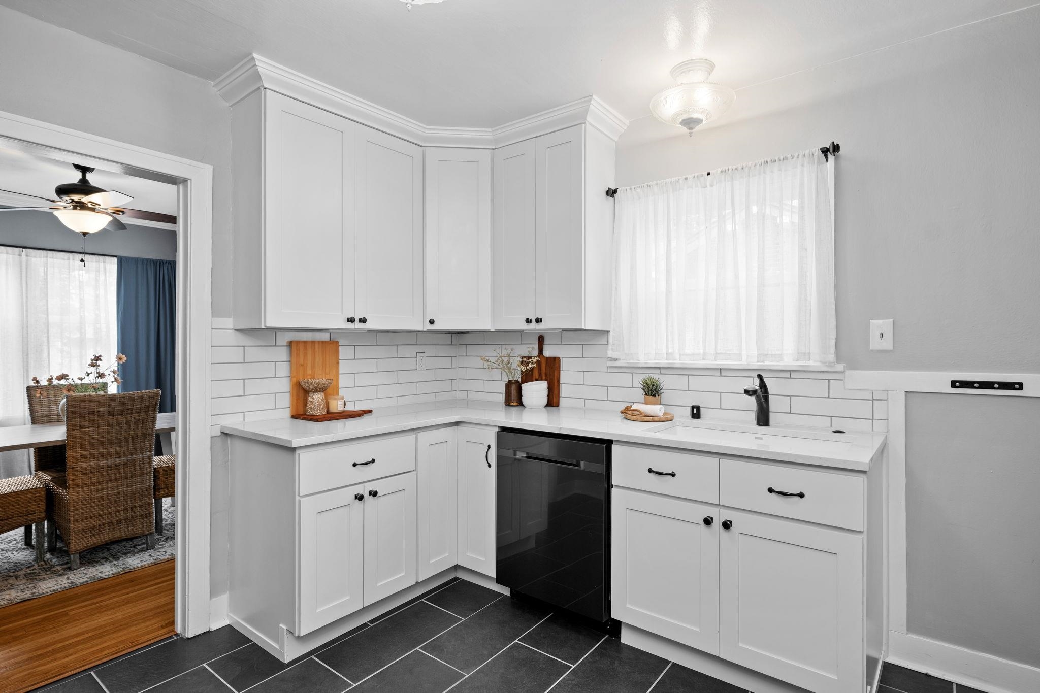 207 W 27TH Ave - Photo 11