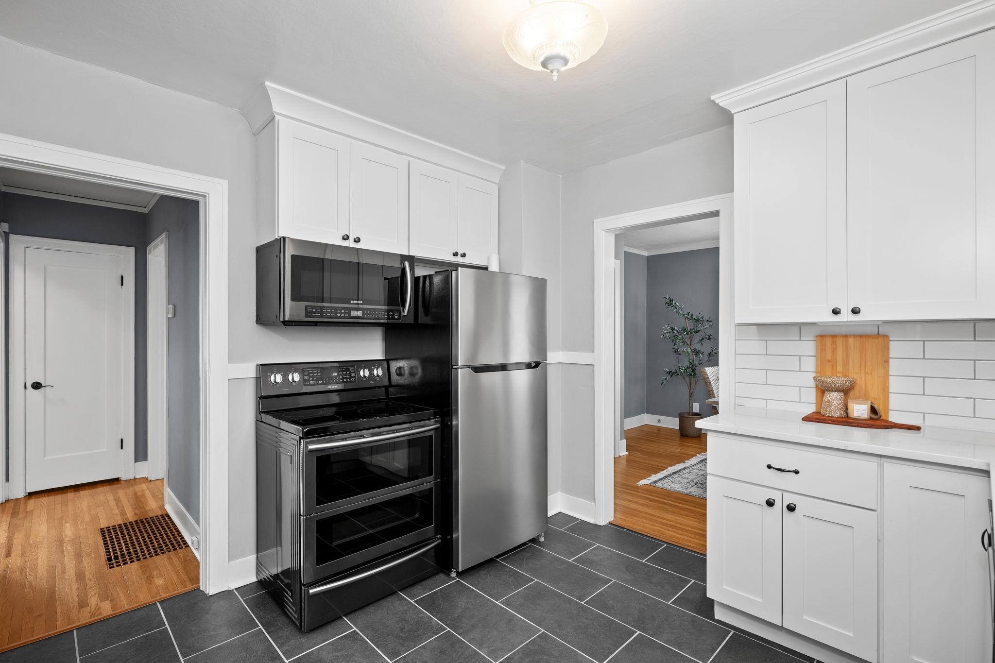 207 W 27TH Ave - Photo 12