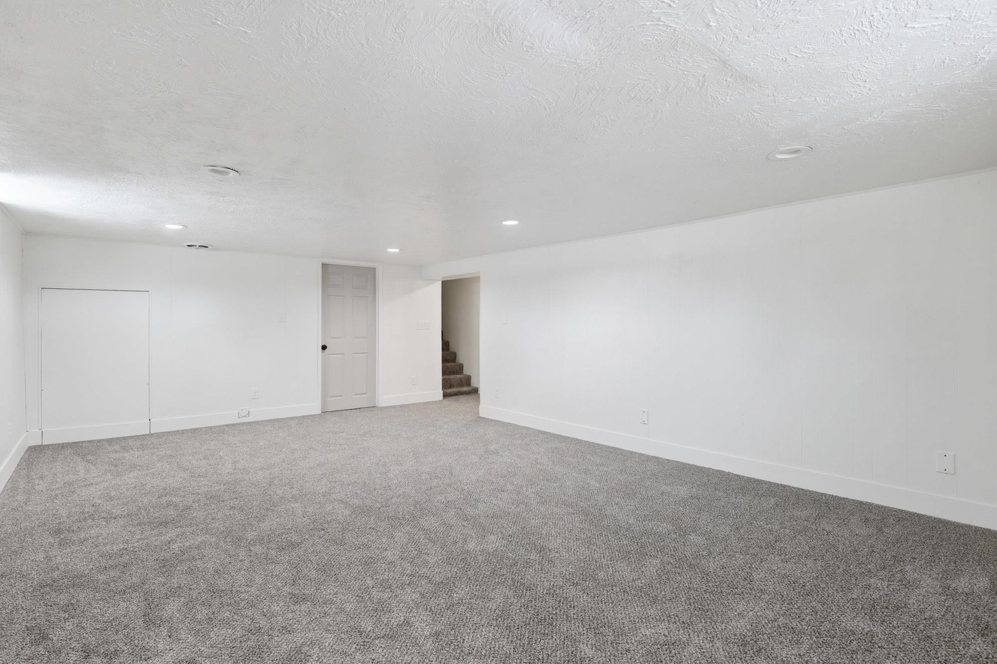 11022 E 4TH Ave - Photo 30