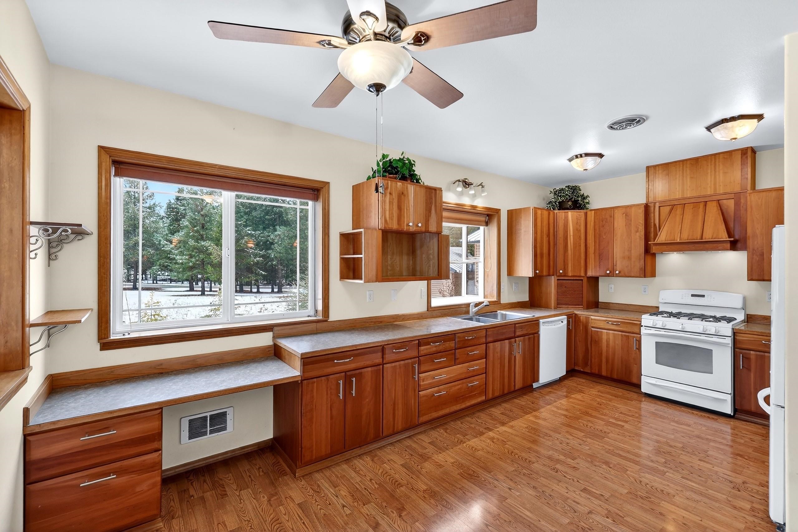 245 Jade Dr - Photo 4