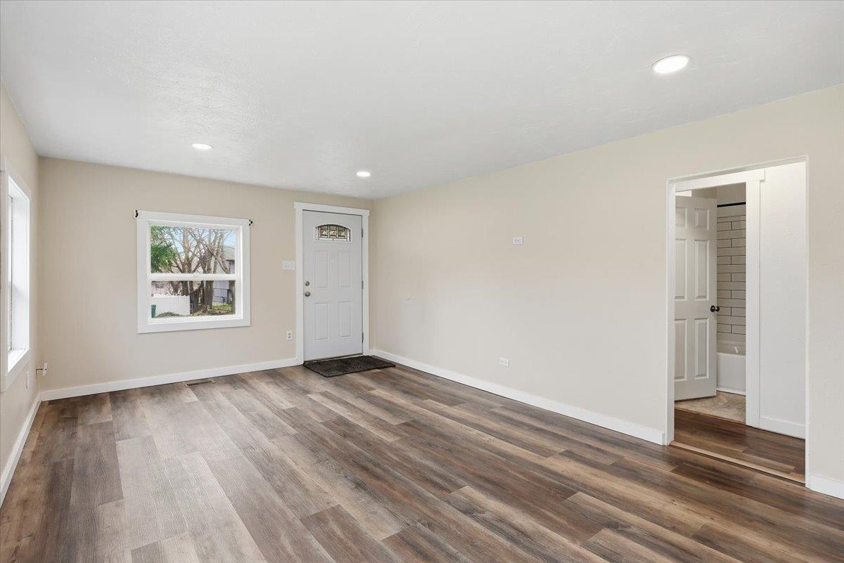 3219 E 36th Ave - Photo 5