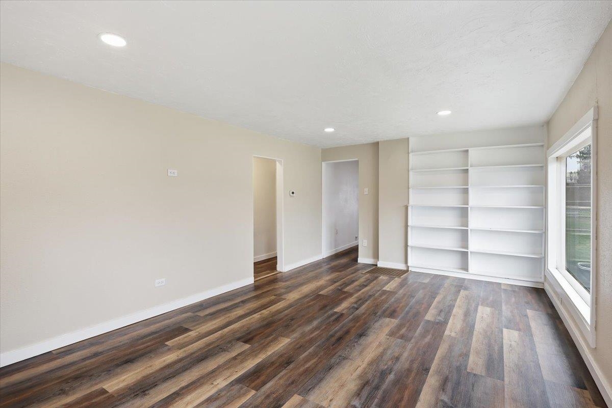 3219 E 36th Ave - Photo 8