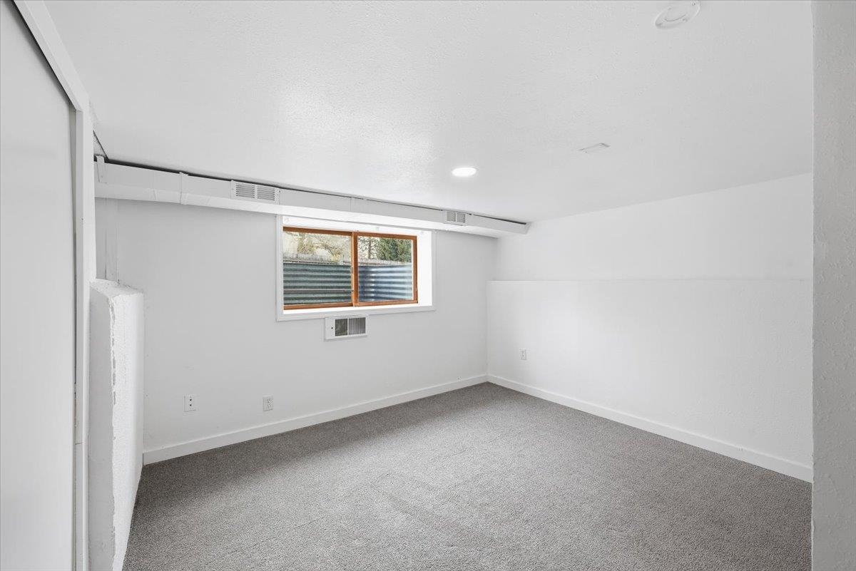 3219 E 36th Ave - Photo 25
