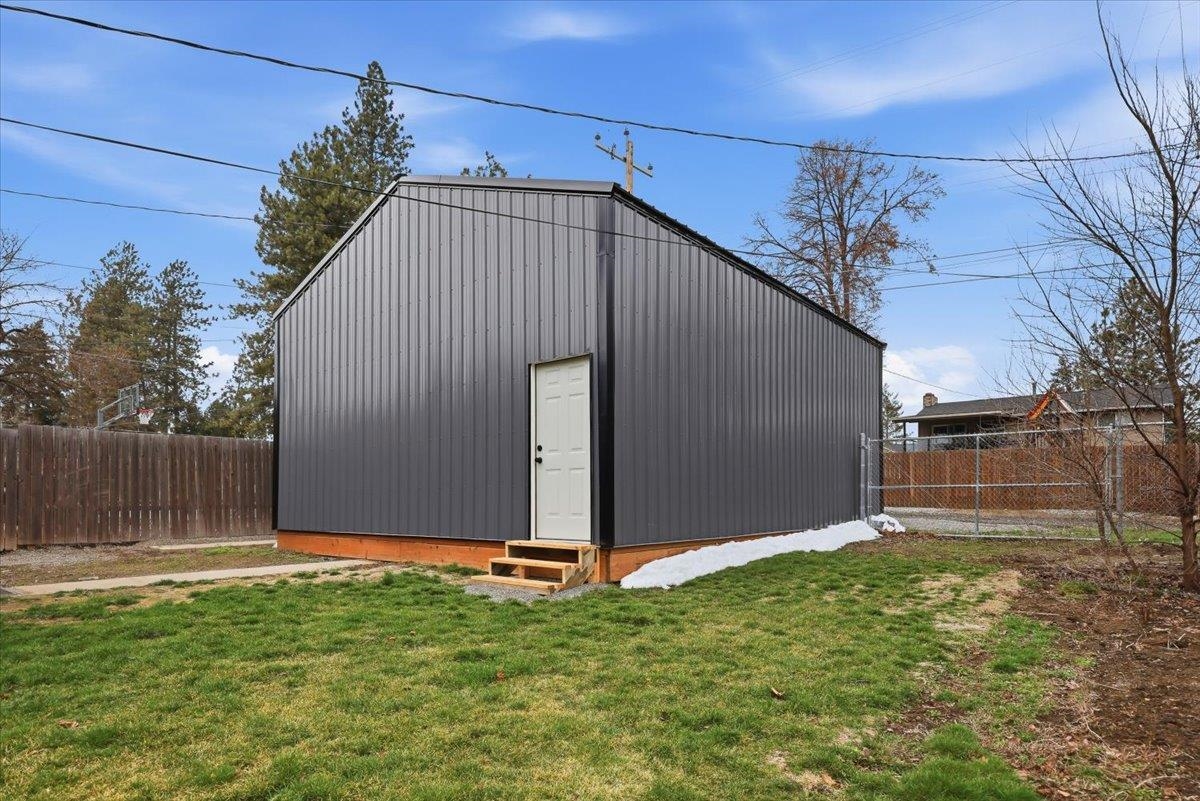 3219 E 36th Ave - Photo 30