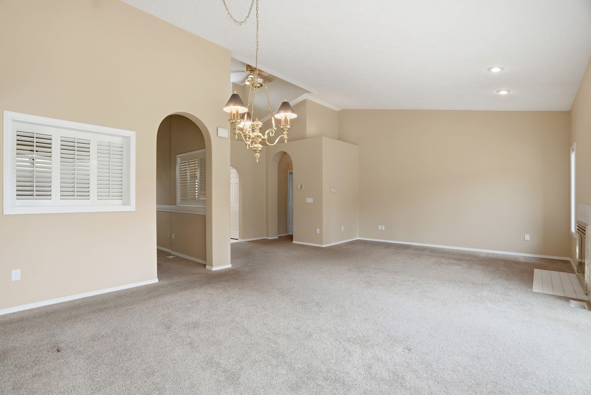 520 N Village Ln - Photo 5