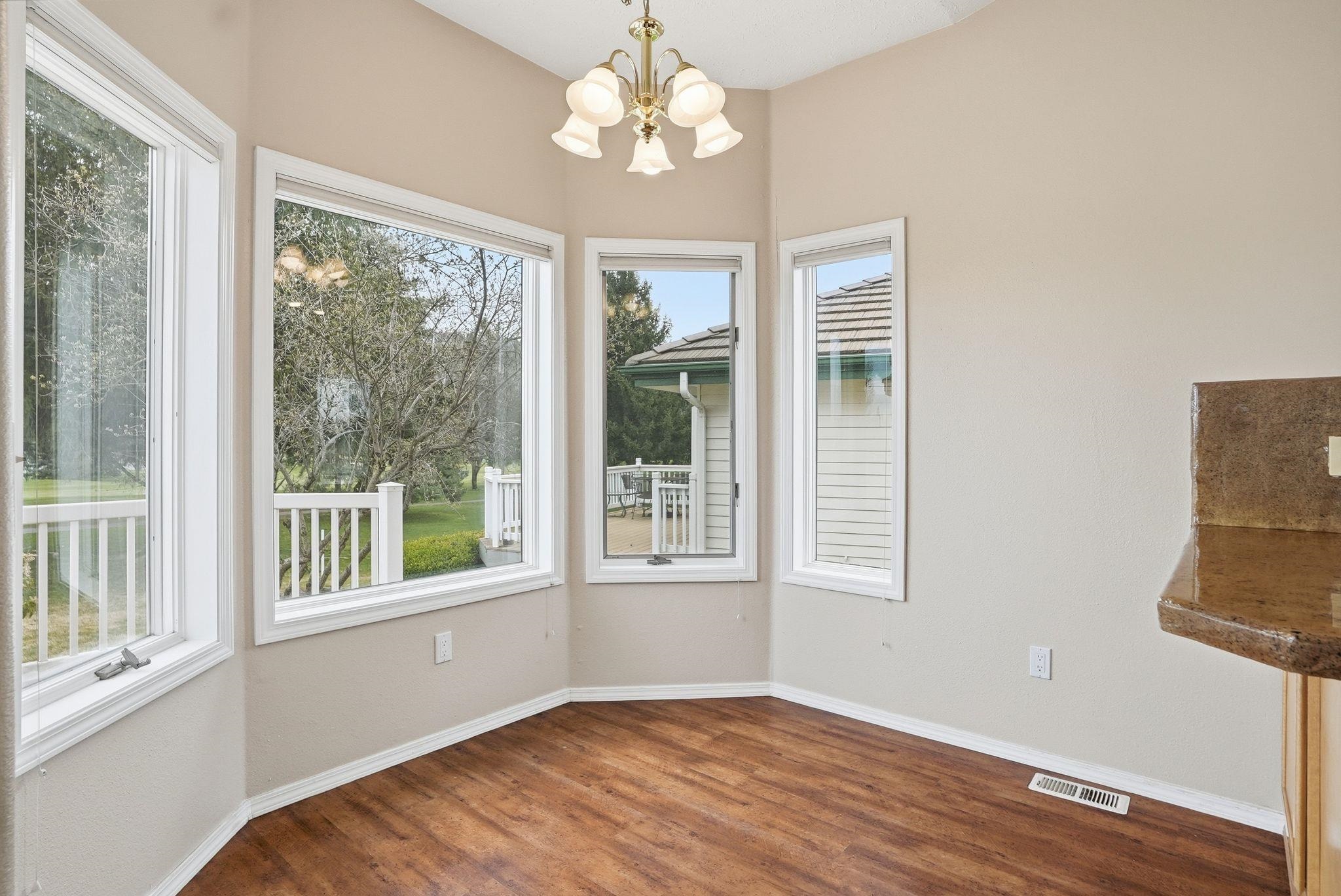 520 N Village Ln - Photo 12