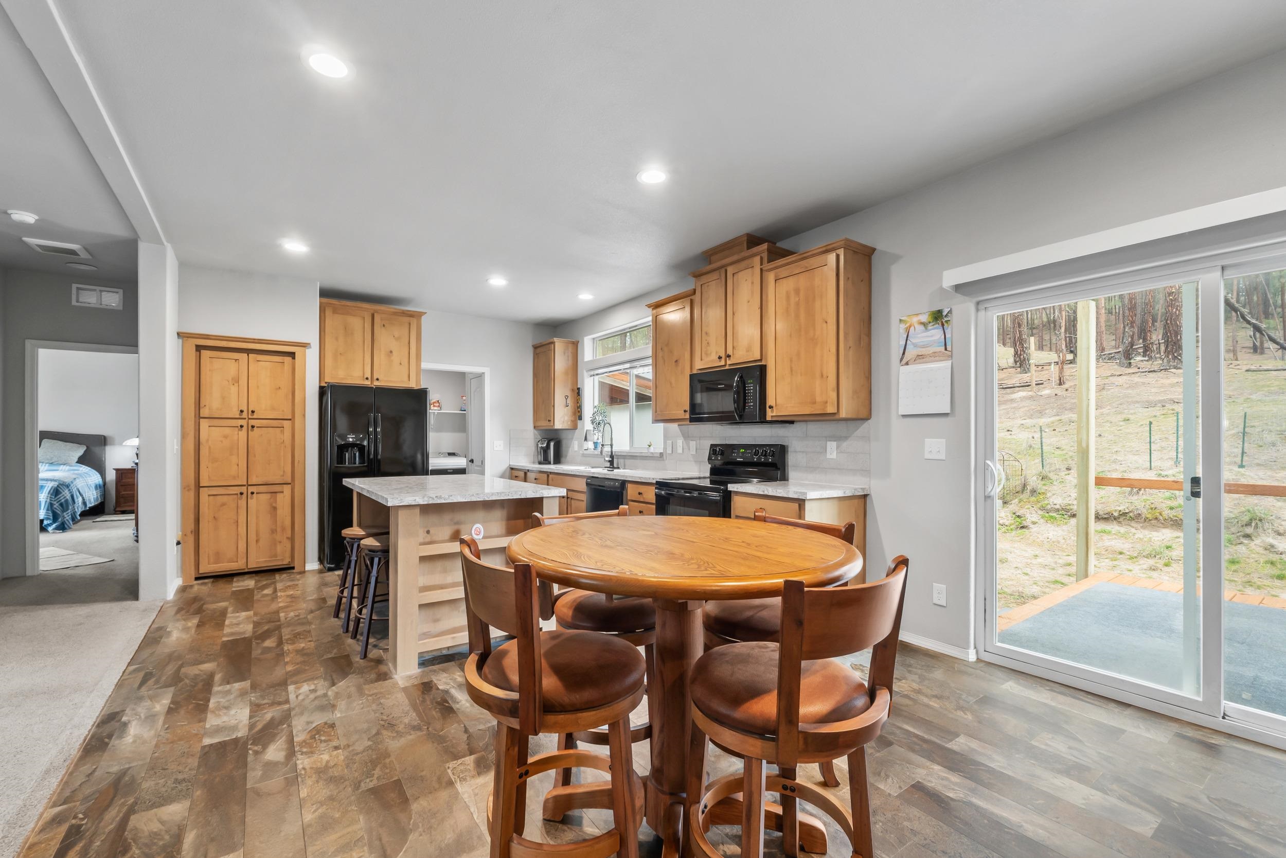 1477 D College Ln - Photo 2