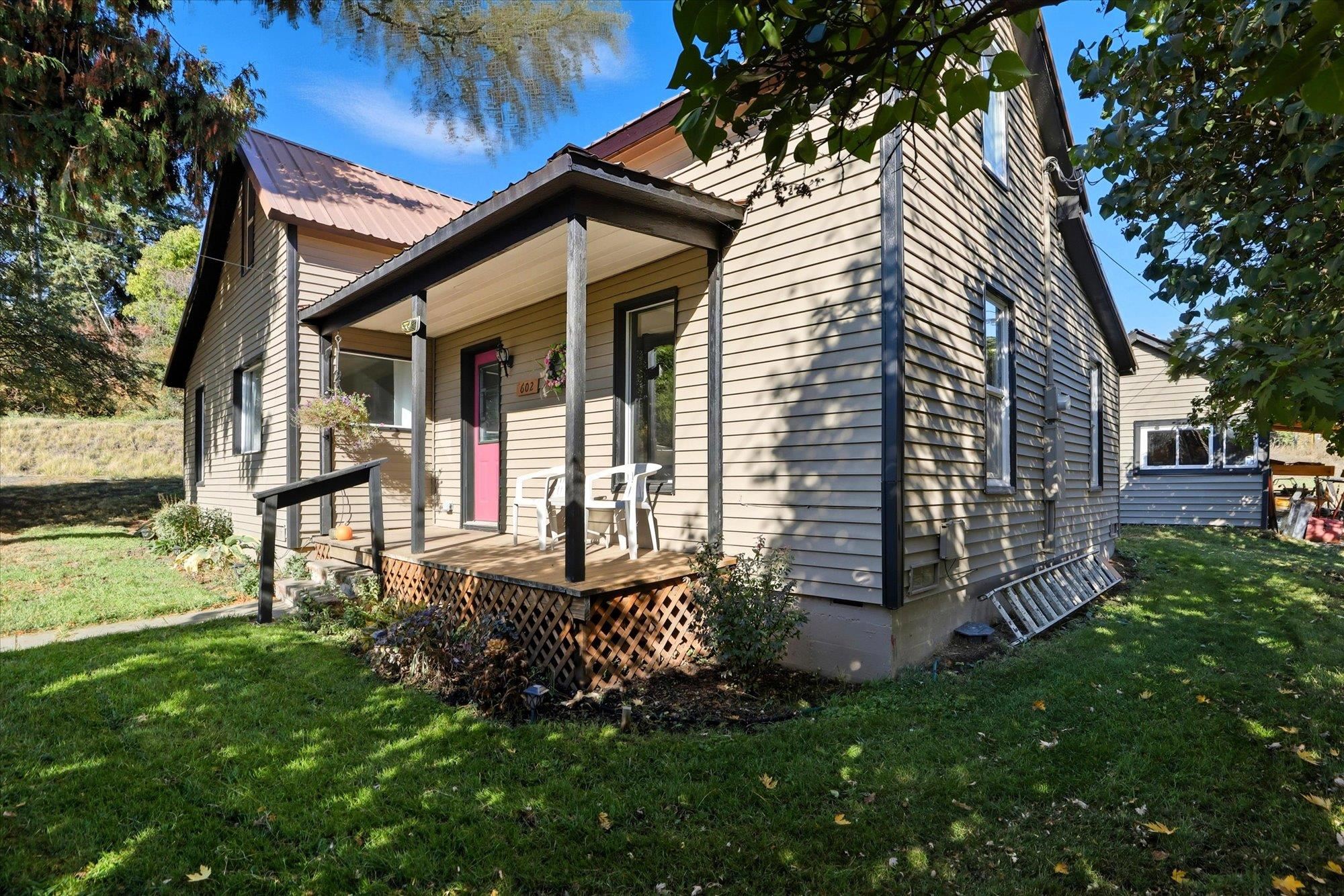 602 W Bartlett St - Photo 1