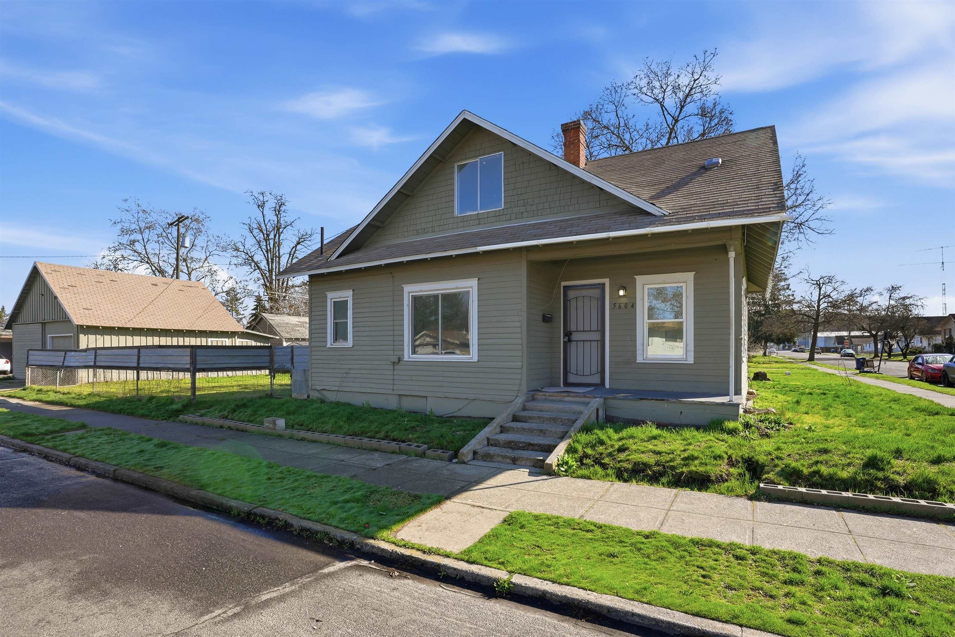 5604 N Regal St - Photo 1