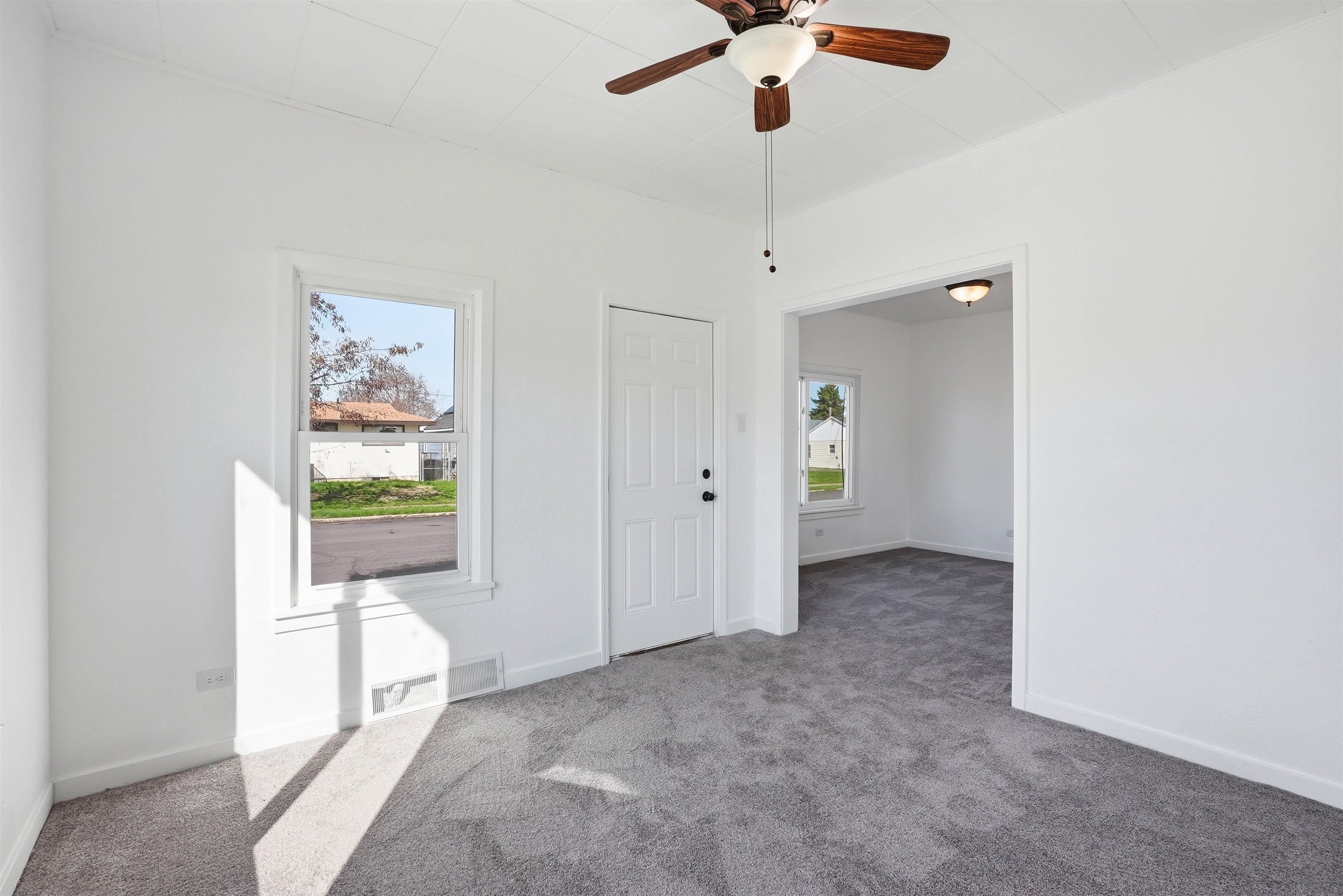 5604 N Regal St - Photo 2