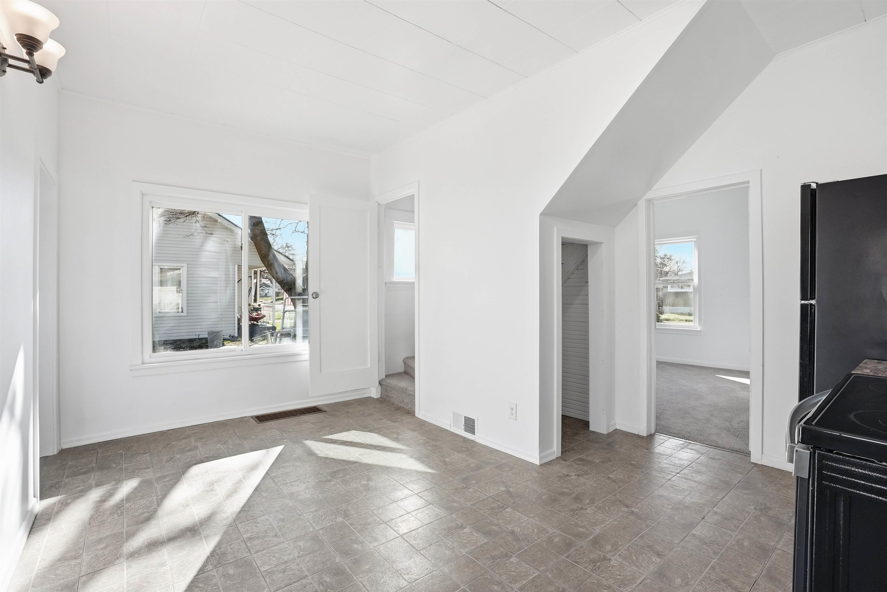 5604 N Regal St - Photo 4