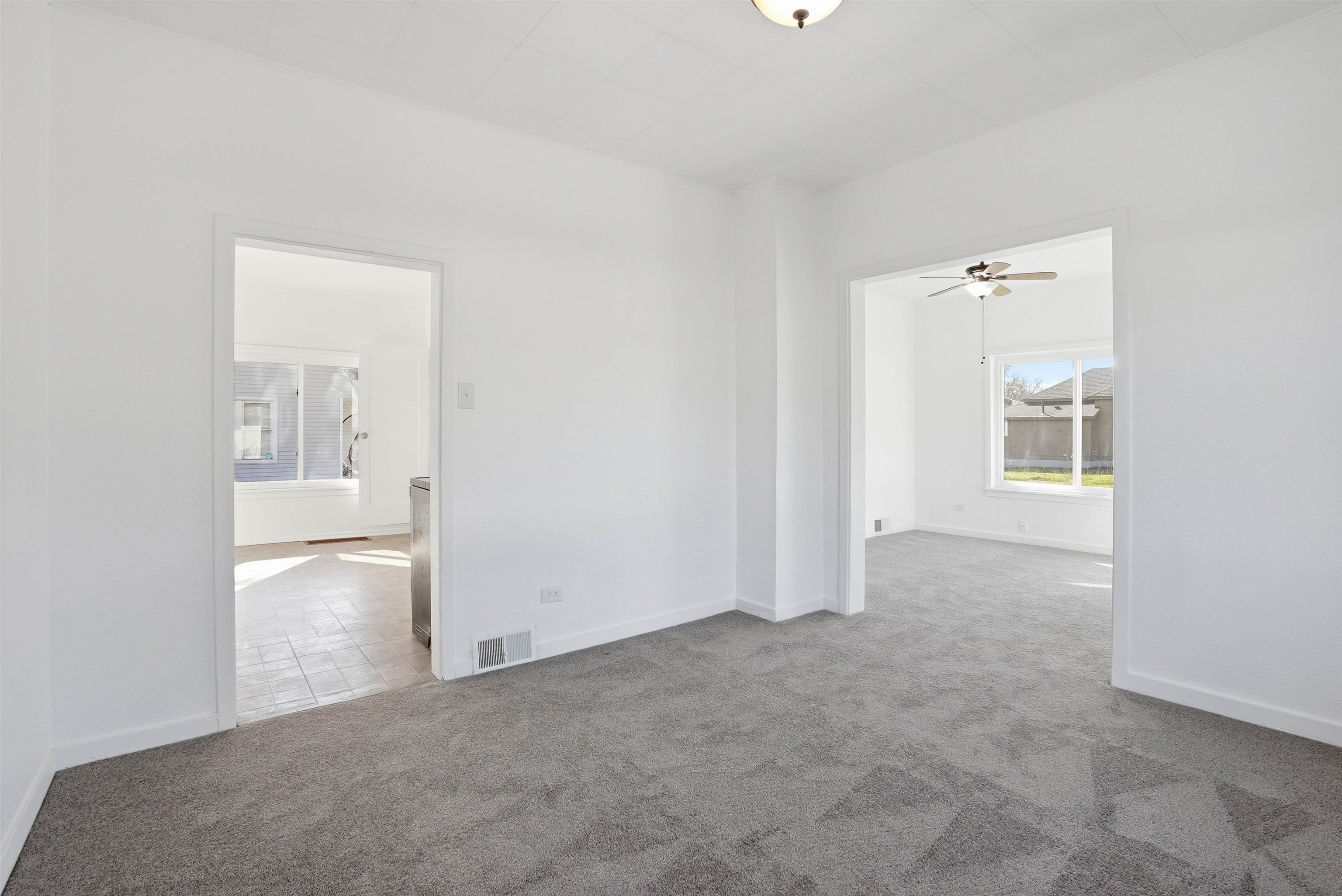 5604 N Regal St - Photo 3