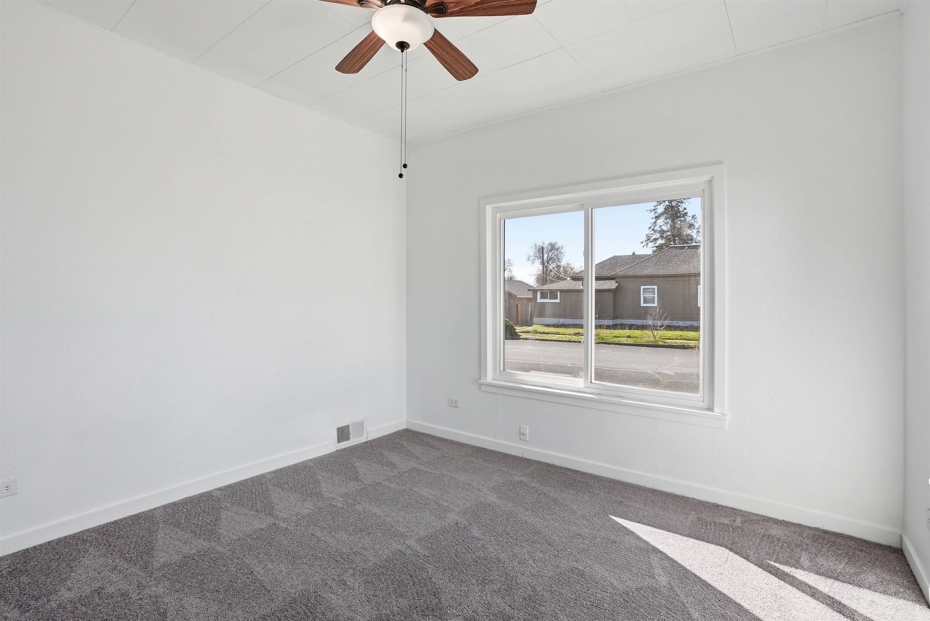 5604 N Regal St - Photo 8