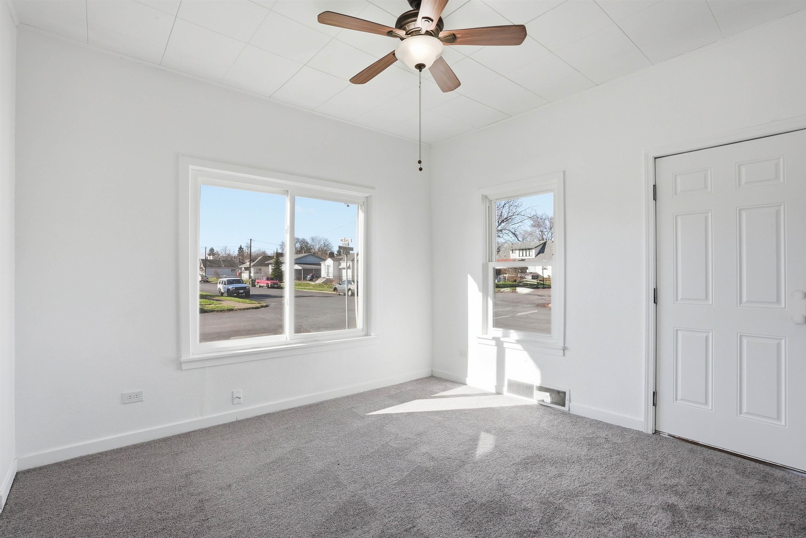 5604 N Regal St - Photo 9