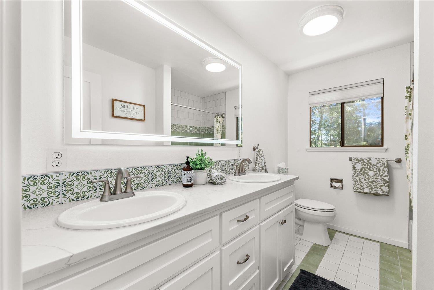 535 W Ash St - Photo 17