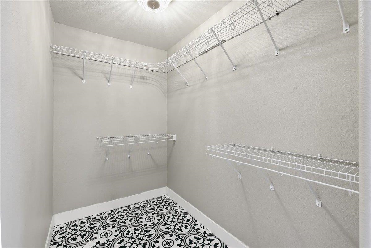 3211 E 43rd Ave - Photo 16