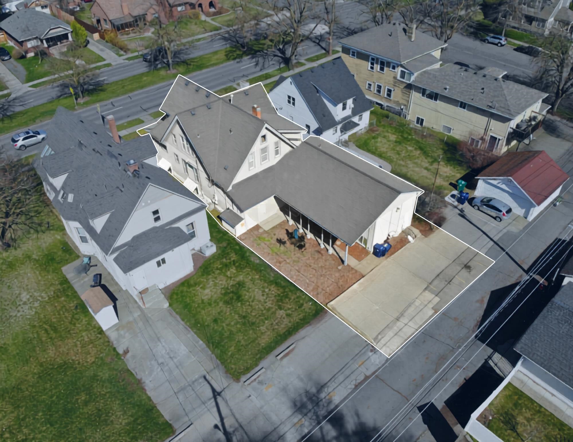 418 E Mission Ave - Photo 1
