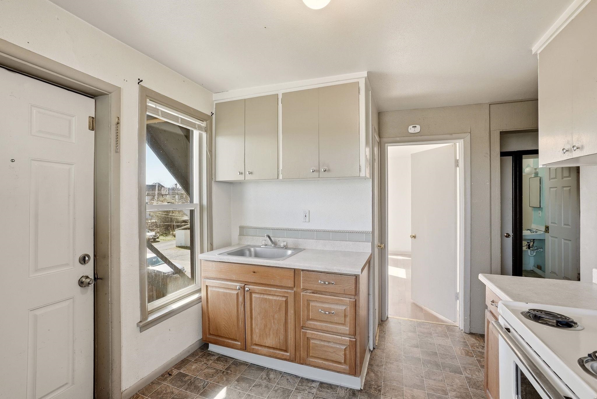1913 W Mallon Ave - Photo 6