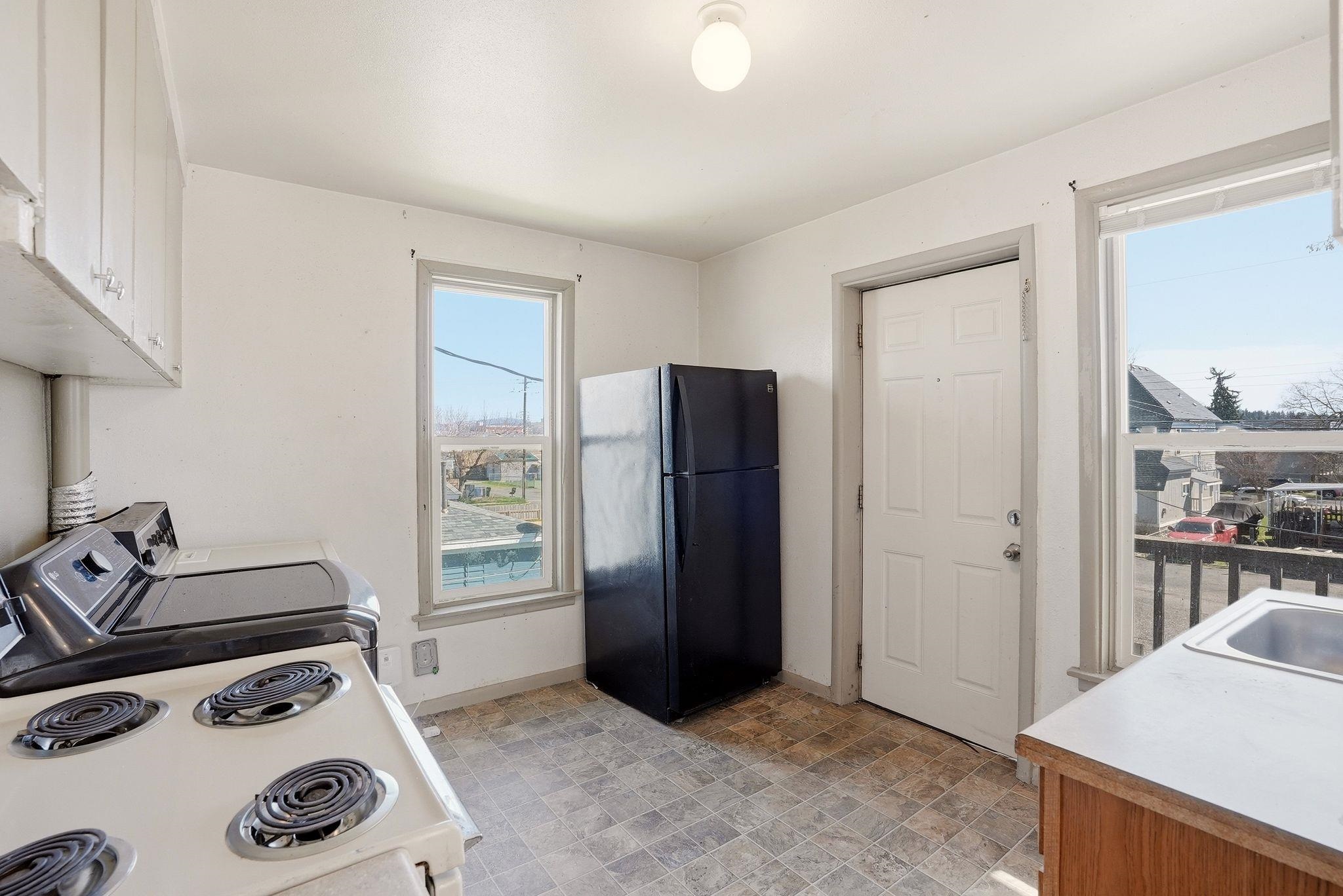 1913 W Mallon Ave - Photo 9