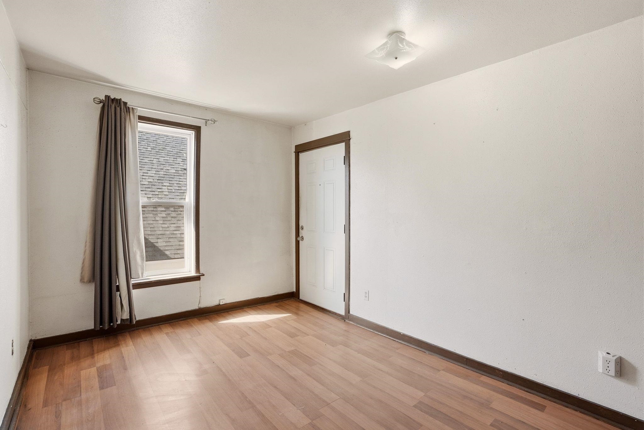 1913 W Mallon Ave - Photo 10