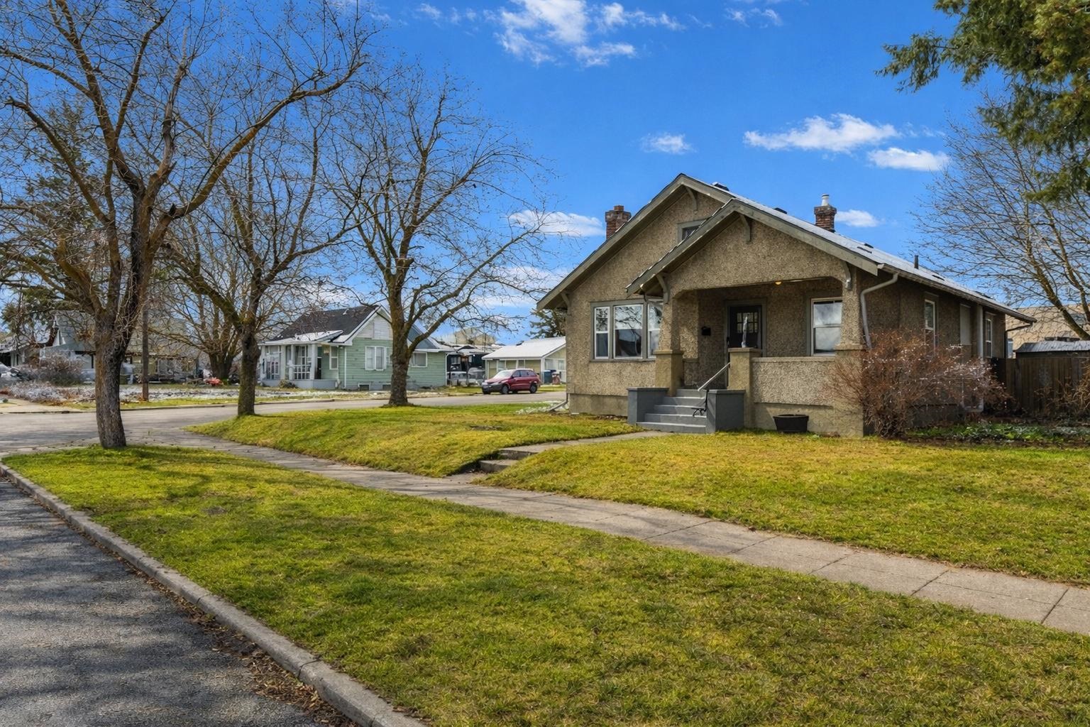 1042 W PROVIDENCE Ave - Photo 2