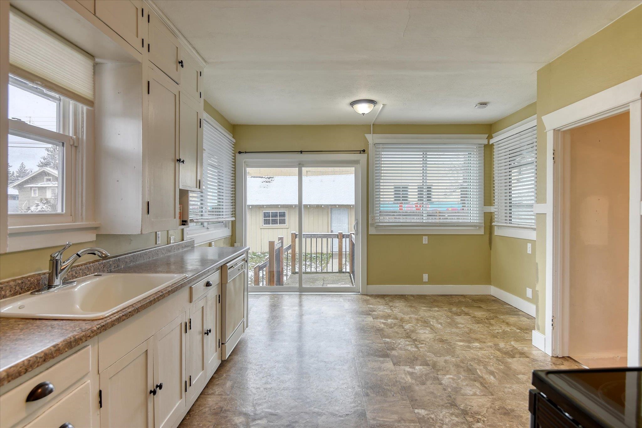 1042 W PROVIDENCE Ave - Photo 14