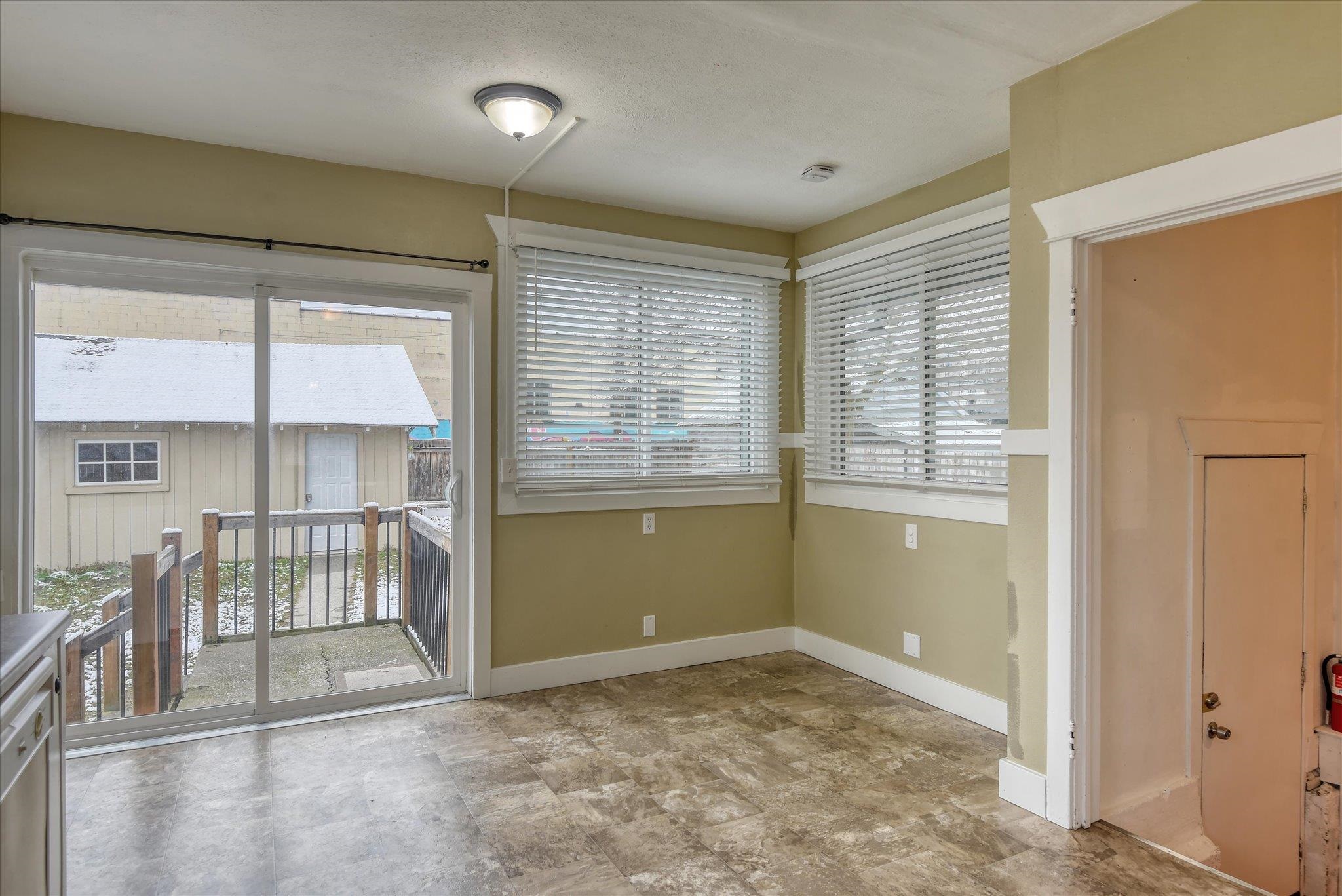 1042 W PROVIDENCE Ave - Photo 15