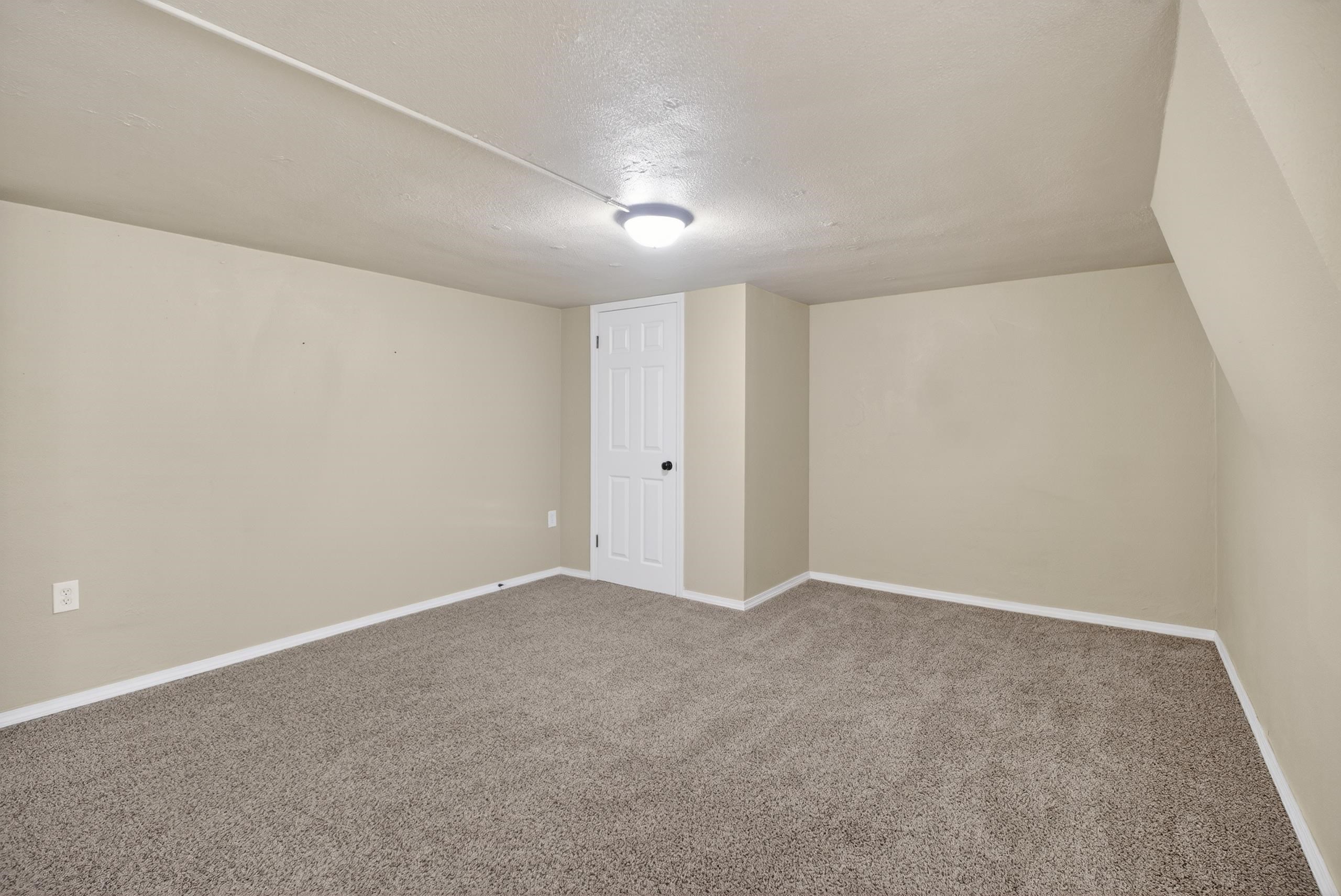 1042 W PROVIDENCE Ave - Photo 31