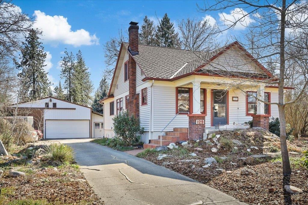 129 W 33rd Ave - Photo 1