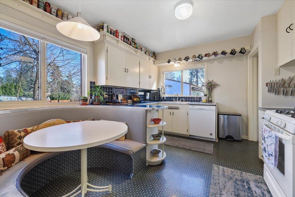 129 W 33rd Ave - Photo 10