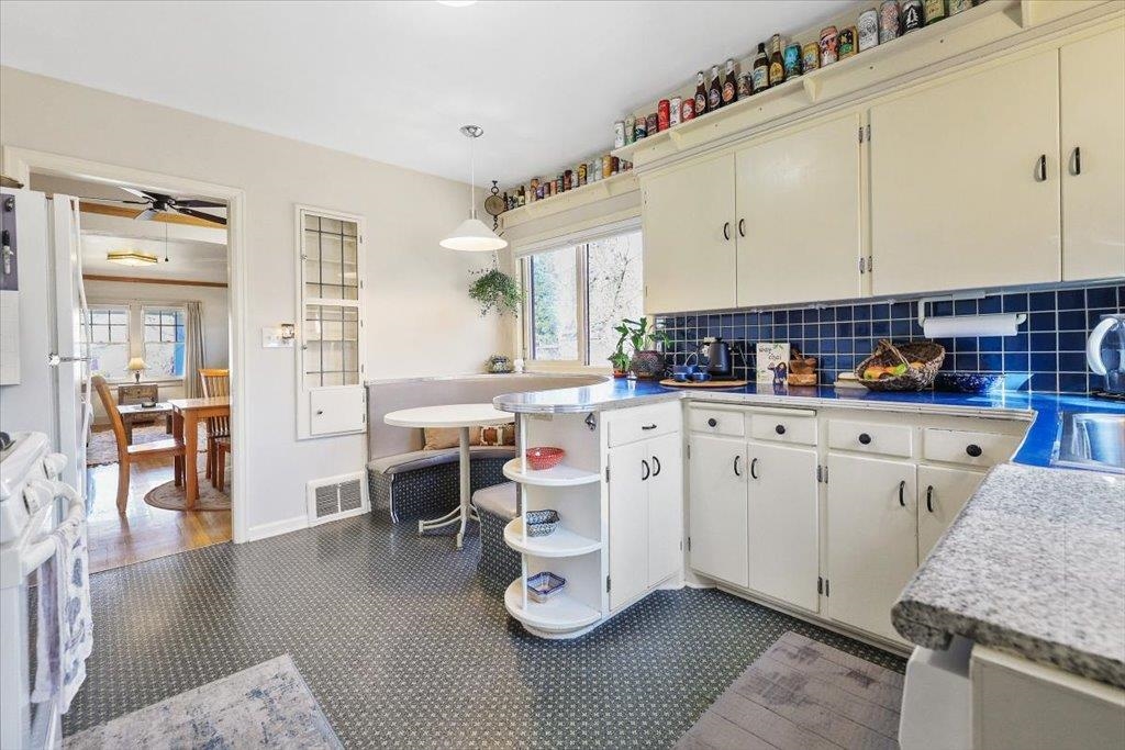 129 W 33rd Ave - Photo 14