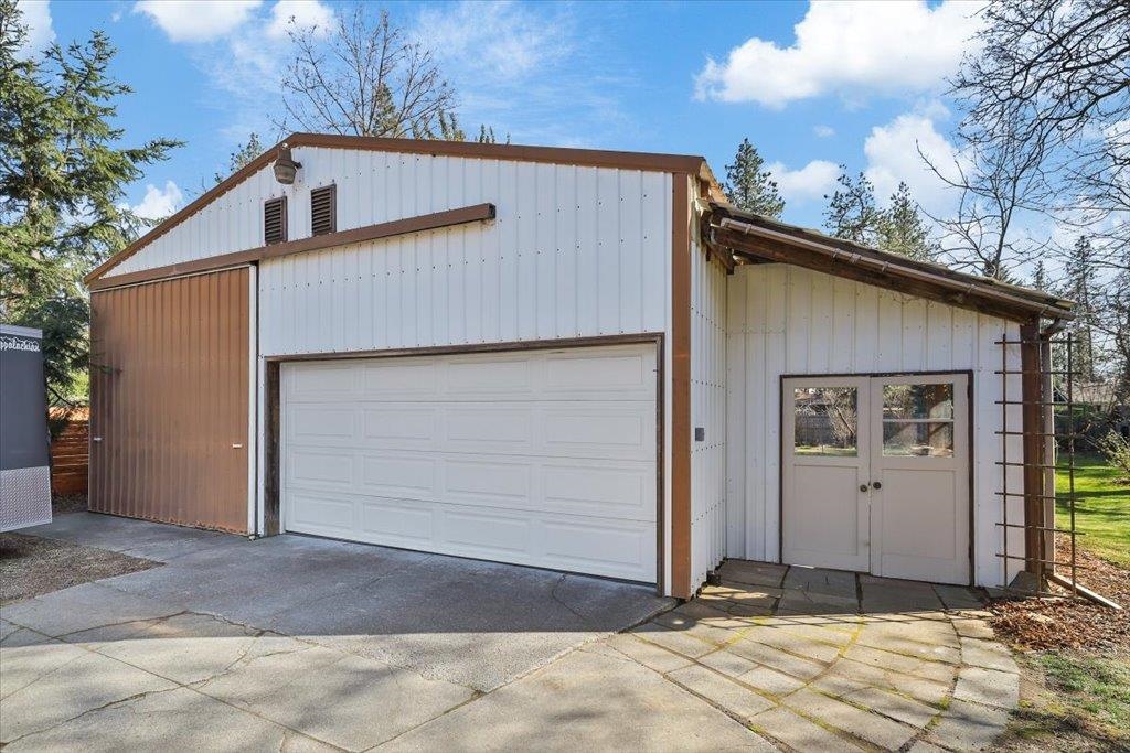 129 W 33rd Ave - Photo 33
