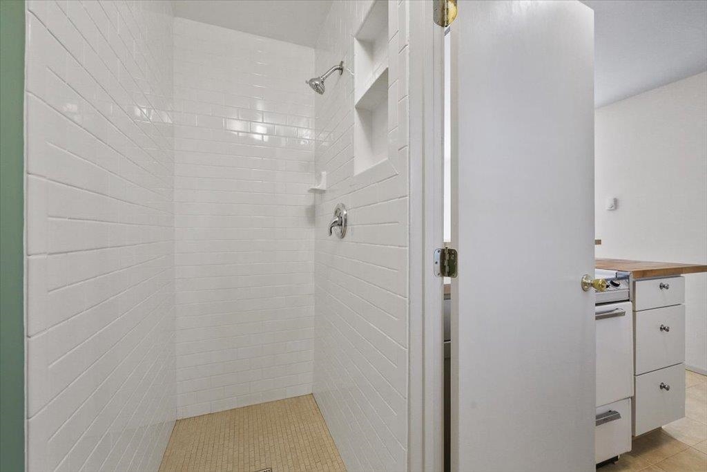 129 W 33rd Ave - Photo 42