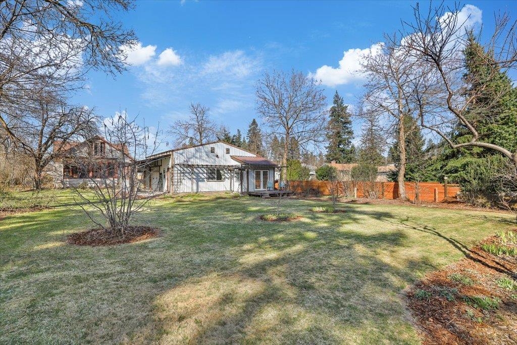 129 W 33rd Ave - Photo 45