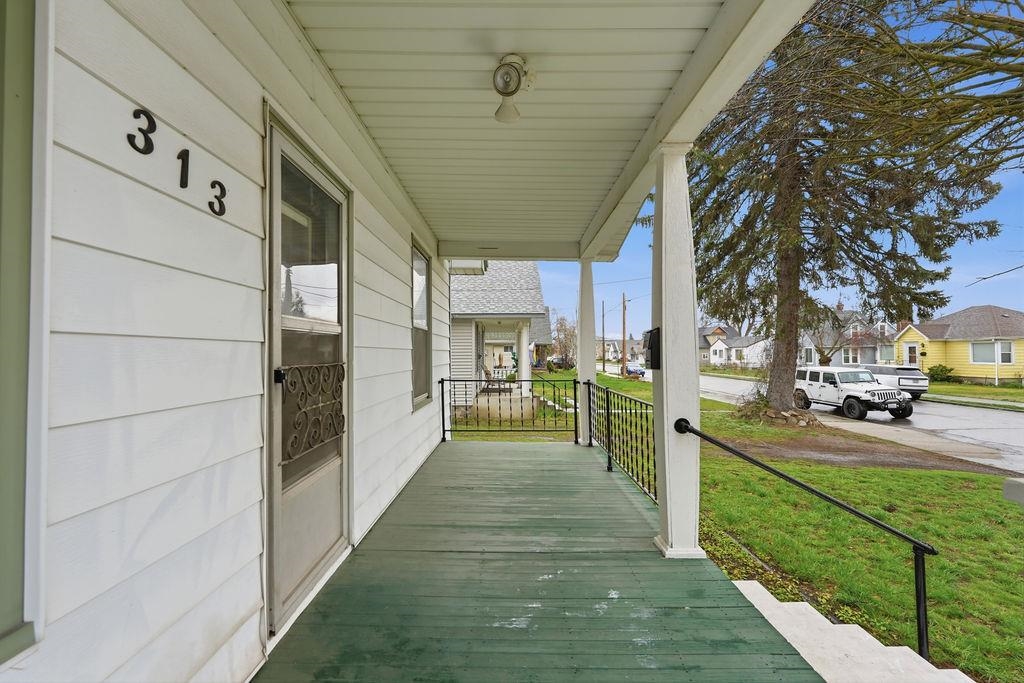 313 E Gordon Ave - Photo 3