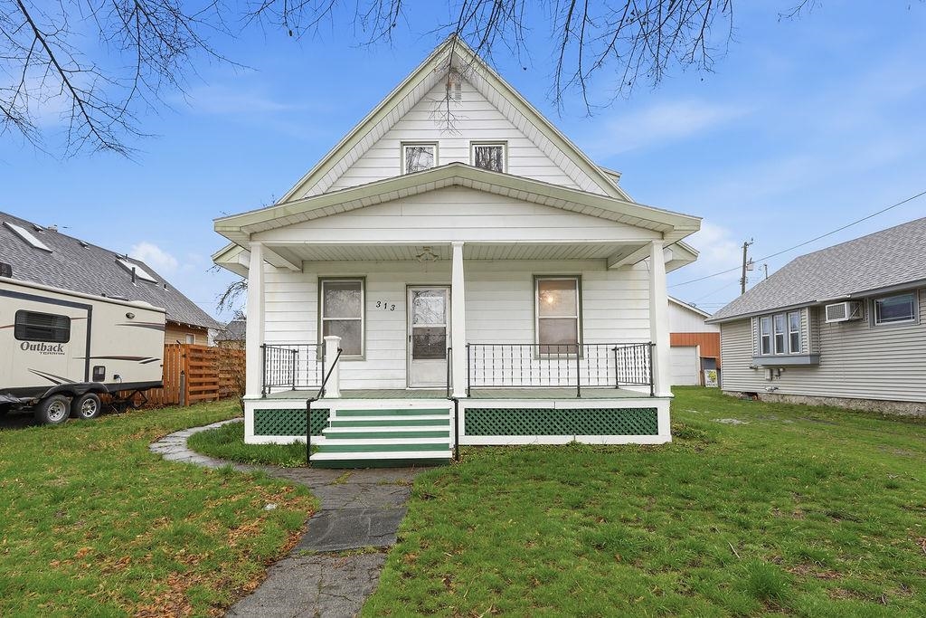313 E Gordon Ave - Photo 1