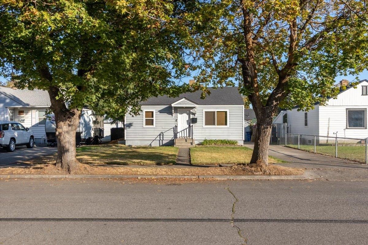 2123 E HEROY Ave - Photo 2
